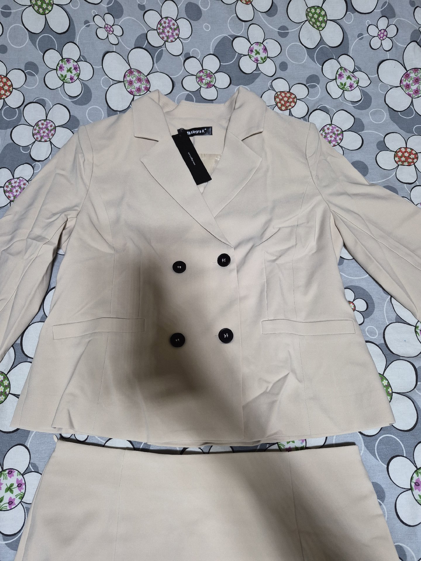 Beige Two-Piece Blazer and Skirt Set, Allegra K, L, New condition — preloved on SilentSale®