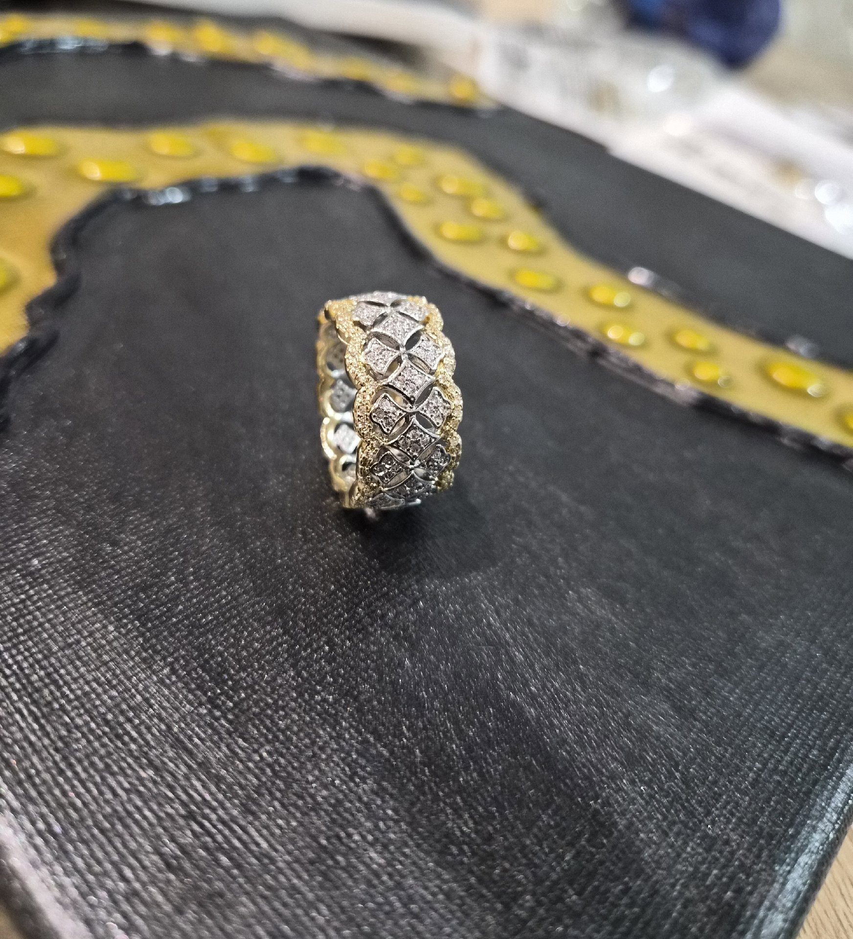Two Tone Patterned Band Ring, Other, R½, New condition — preloved on SilentSale®
