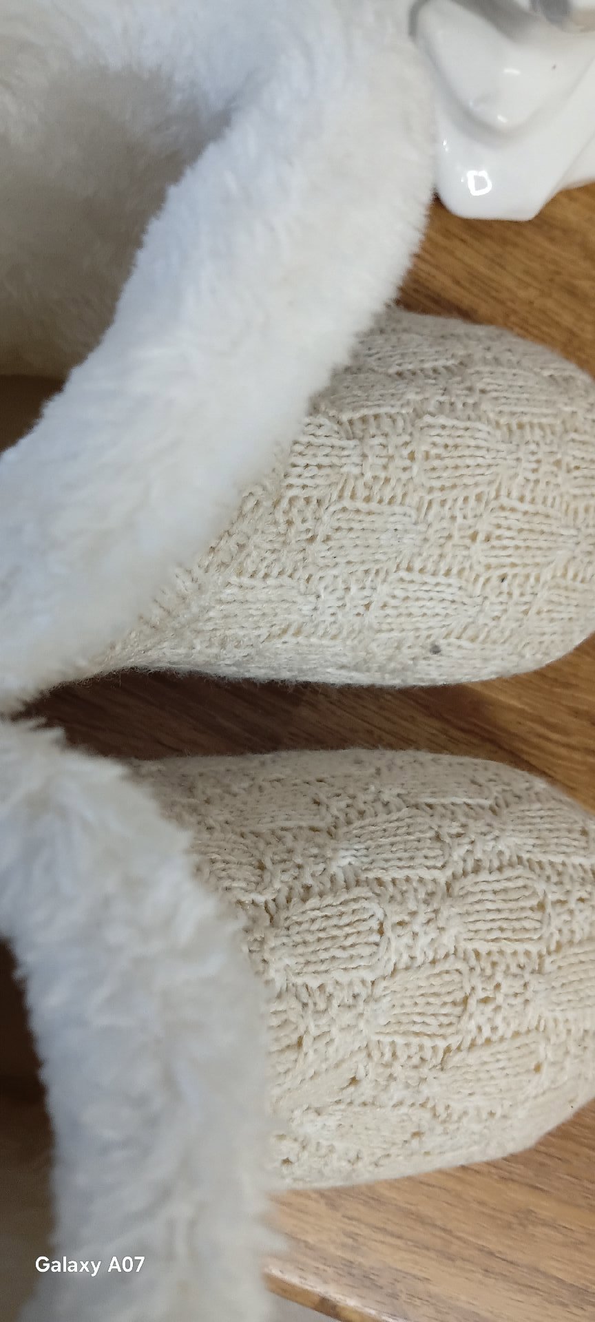 Pair of Ladies Black and Cream Fleece Lined Slipper Boots – Size 36/37, Unbranded, 36/37, Excellent condition — preloved on SilentSale®