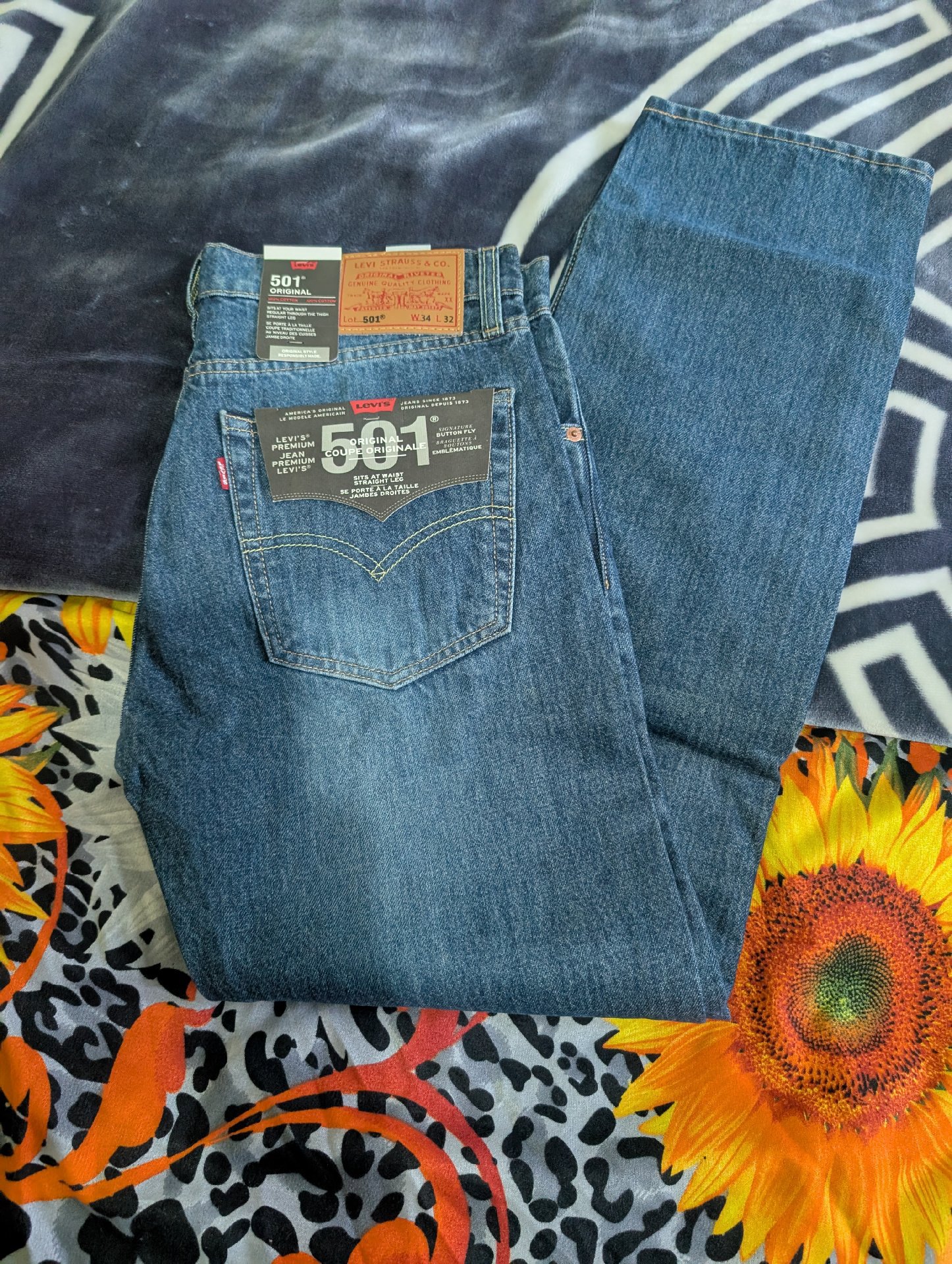Levi's 501 Original Blue Denim Jeans – W34 L32, Levi's, W34 L32, New condition — preloved on SilentSale®