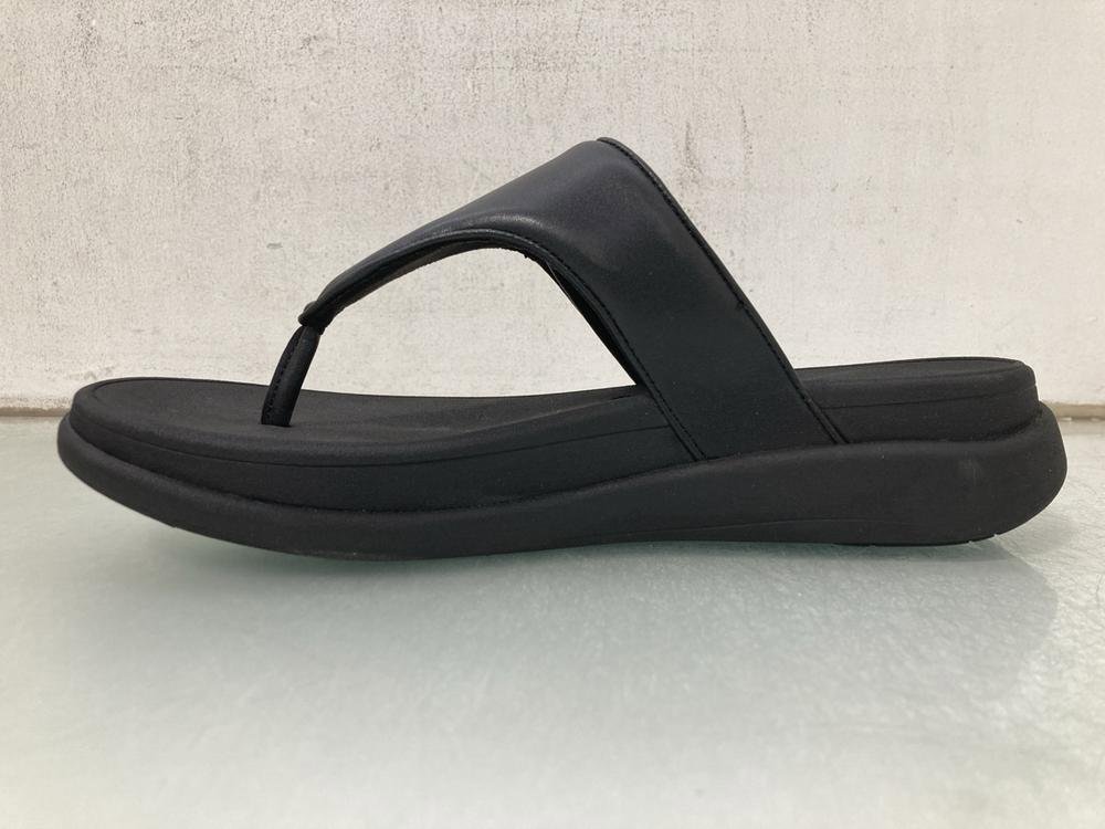 FitFlop Black Toe Post Sandals – Size 8, FitFlop, 8, New condition — preloved on SilentSale®