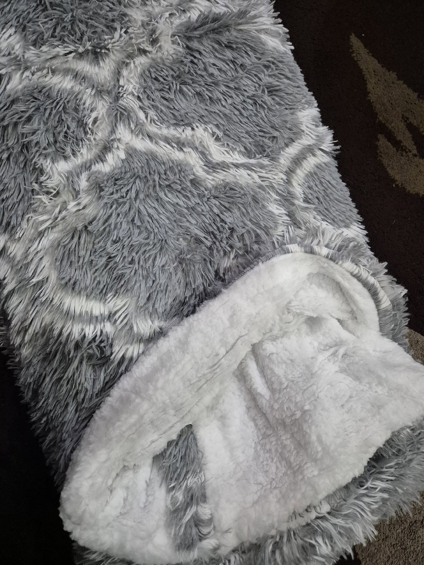 Veloria collection shaggy blanket, Veloria Collection, King, New condition — preloved on SilentSale®
