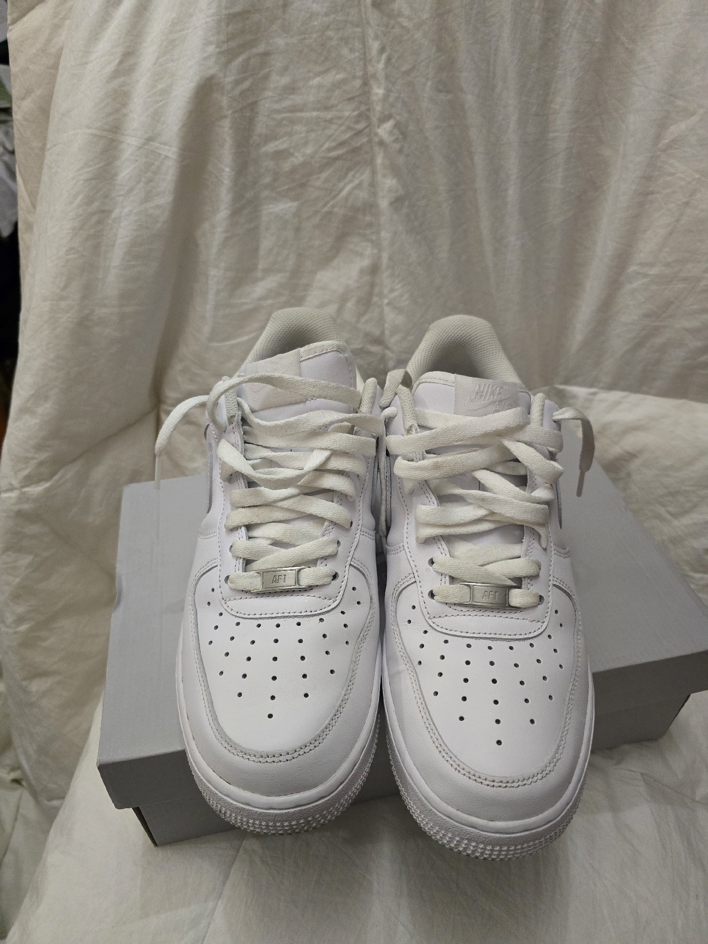 Nike Air Force 1 '07 White Trainers – Size 8, Nike, 8, Like New condition — preloved on SilentSale®