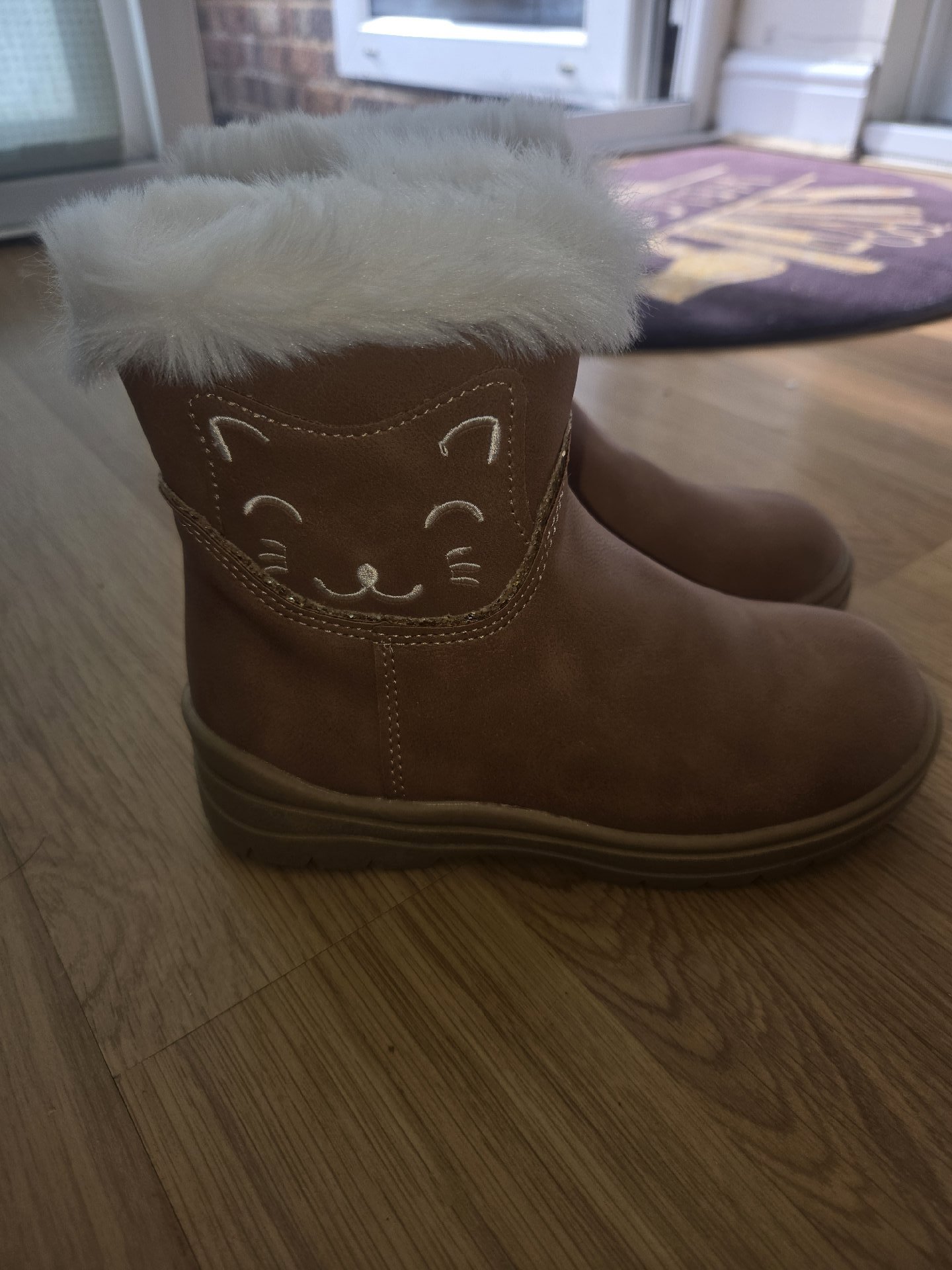 Brown Faux Fur Lined Kids Winter Boots with Cat Face Detail, Unbranded, UK 29, Excellent condition — preloved on SilentSale®