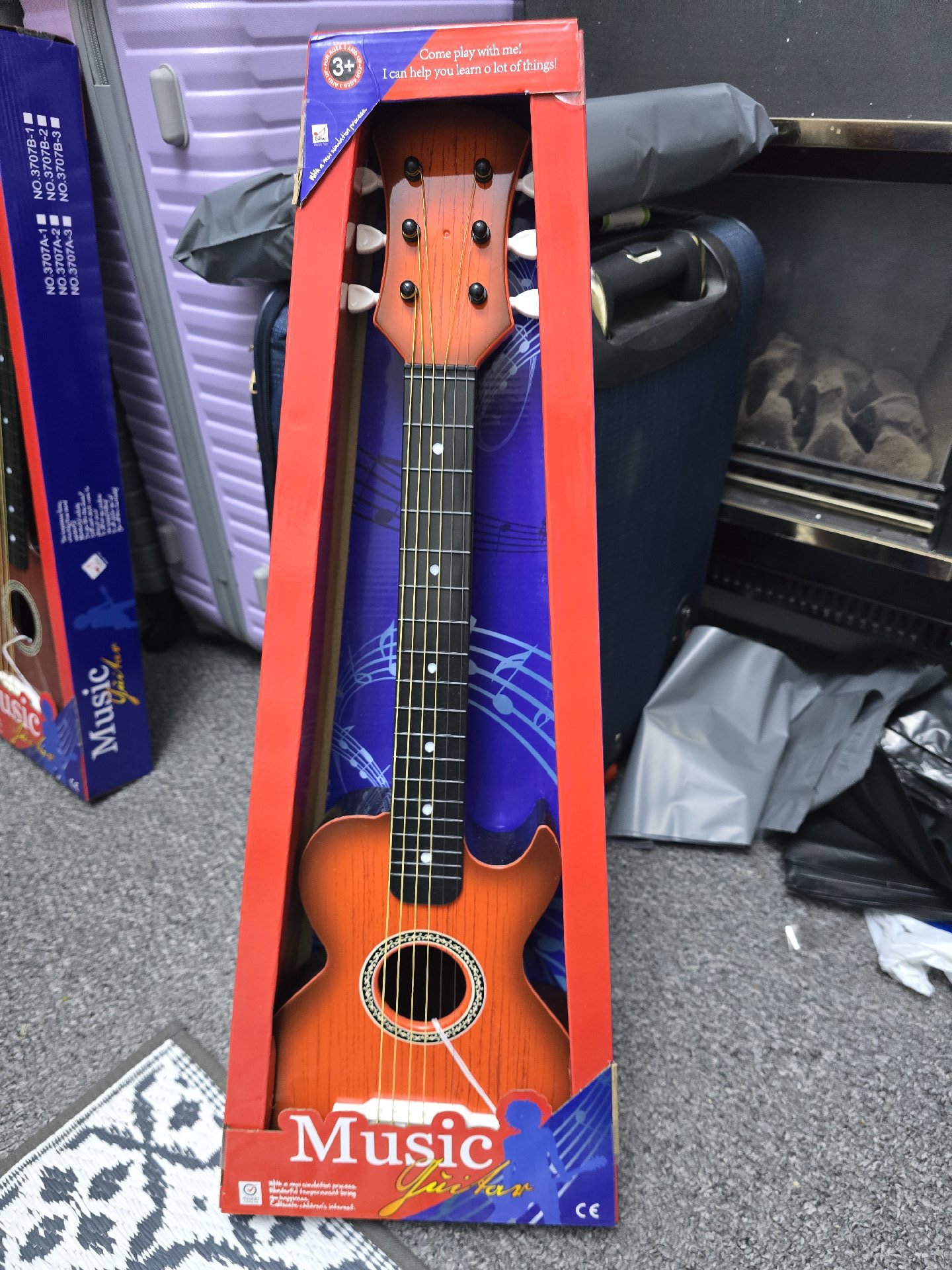 Children's Toy Acoustic Guitar in Box, Unbranded, One Size, New condition — preloved on SilentSale®