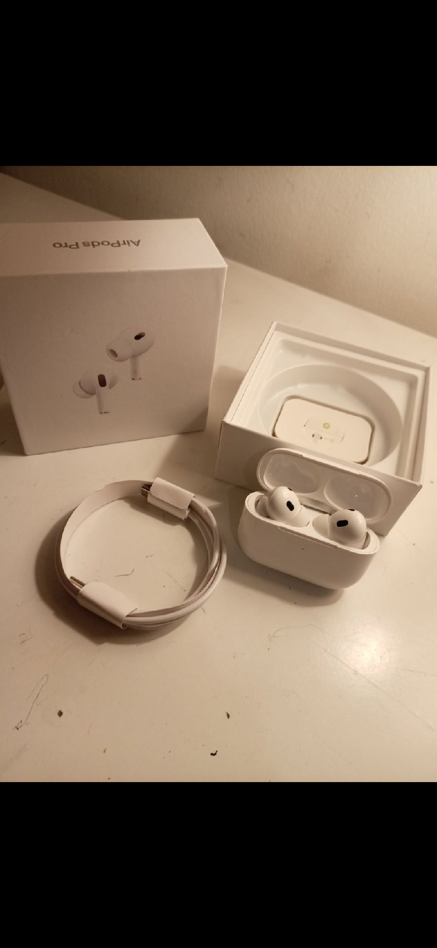Airpods 2nd gen , Apple, One Size, New condition — preloved on SilentSale®