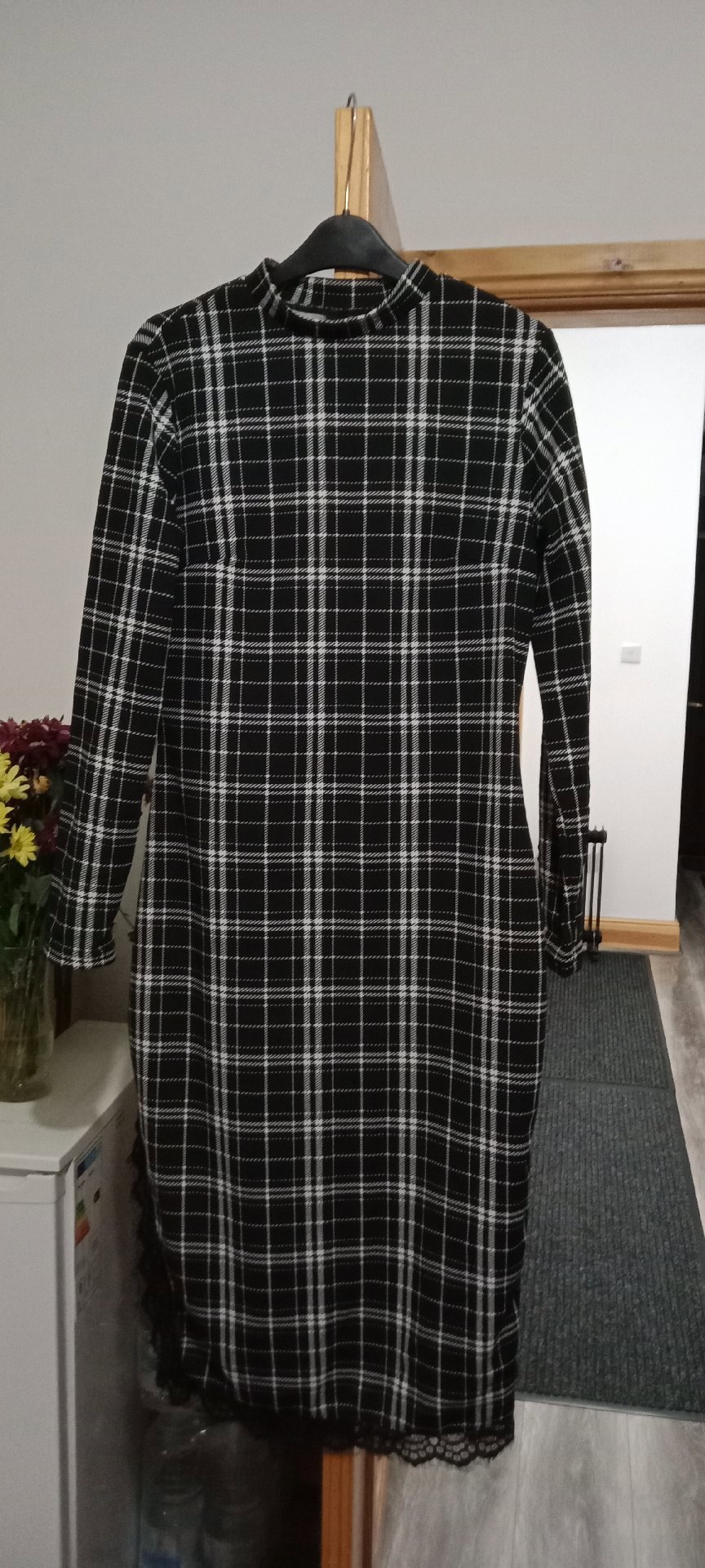 Black and White Checked Long Sleeve Midi Dress, Shein, 16, Like New condition — preloved on SilentSale®
