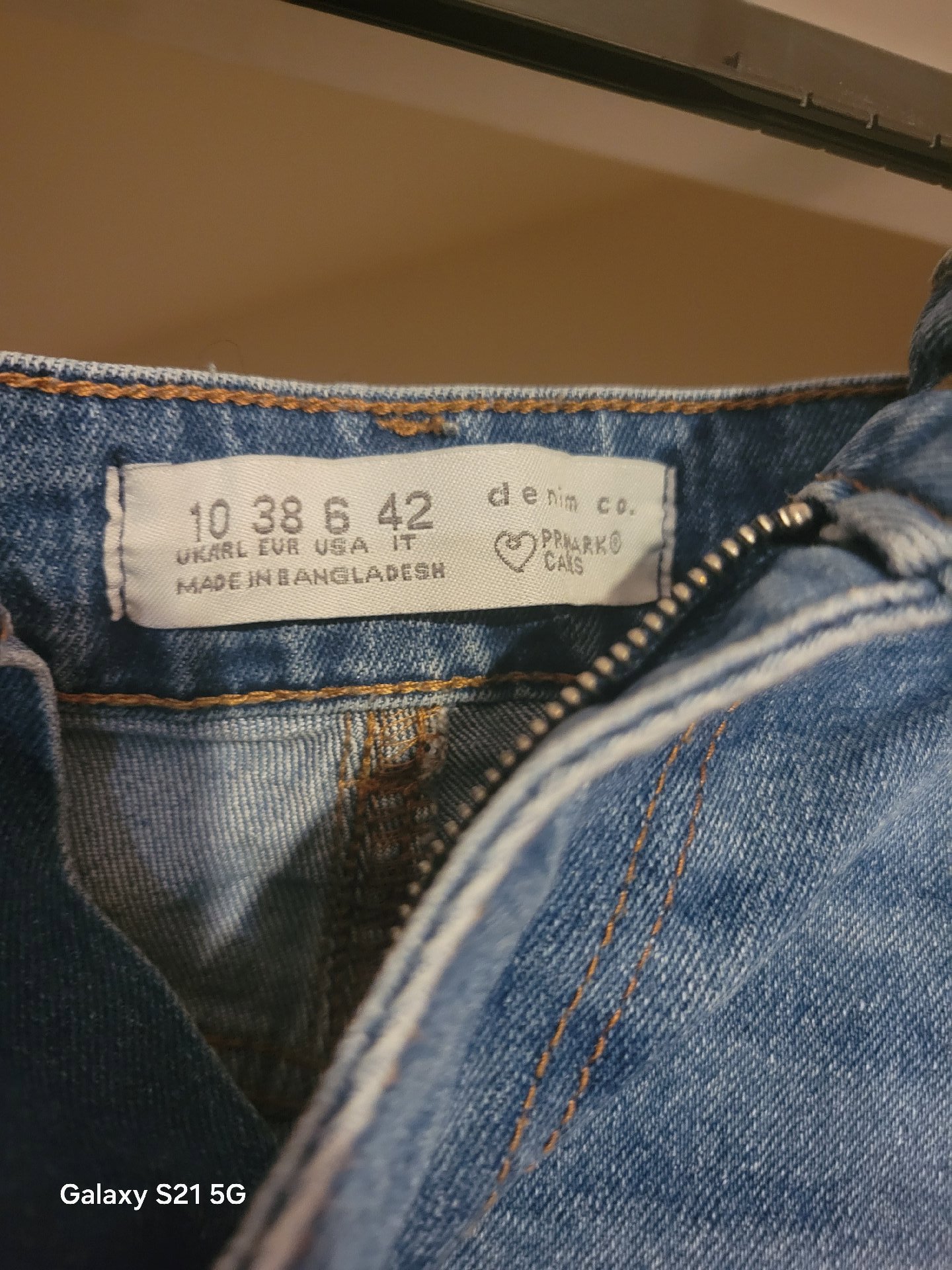 Primark Denim Co. Blue Denim Shorts – UK 10, Primark Denim Co., 10, Excellent condition — preloved on SilentSale®