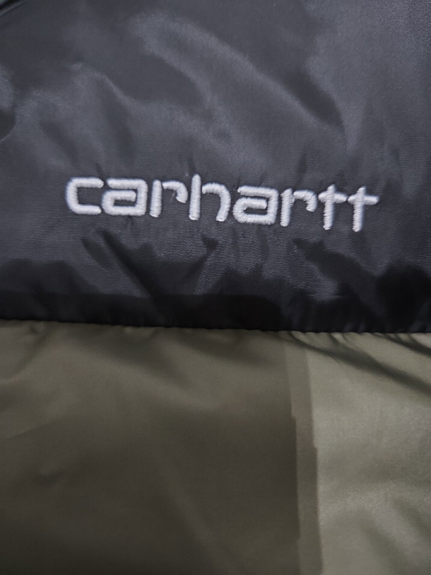 Mens Carhartt Puffer jacket Size Medium , Carhartt, M, New condition — preloved on SilentSale®