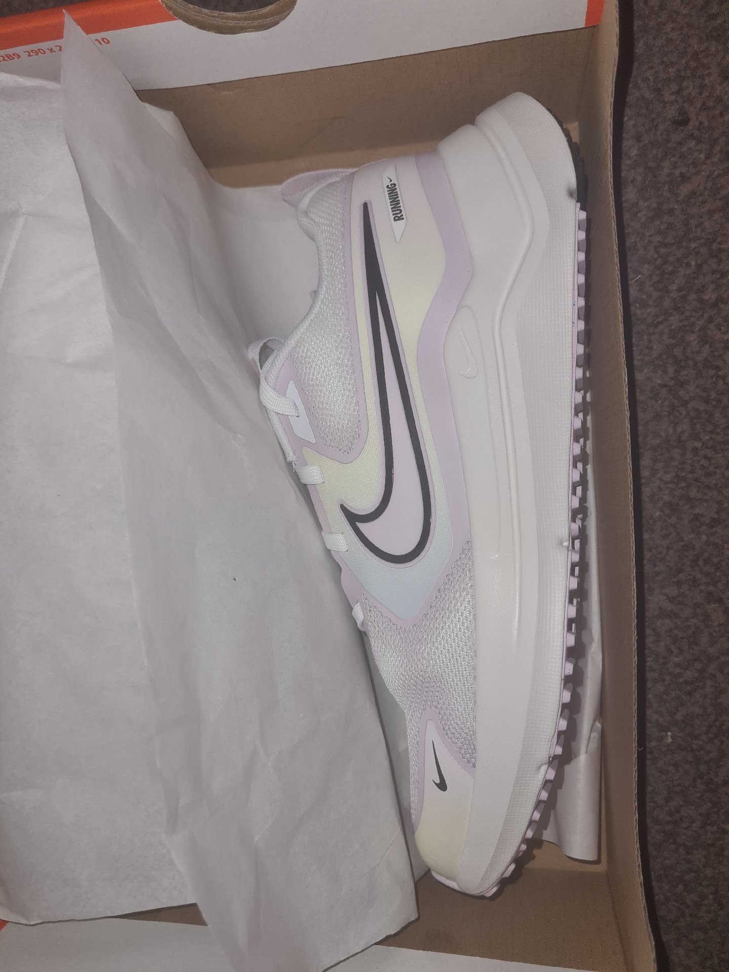 Nike White Trainers – UK 4.5 / EUR 37.5, Nike, 4.5, Excellent condition — preloved on SilentSale®
