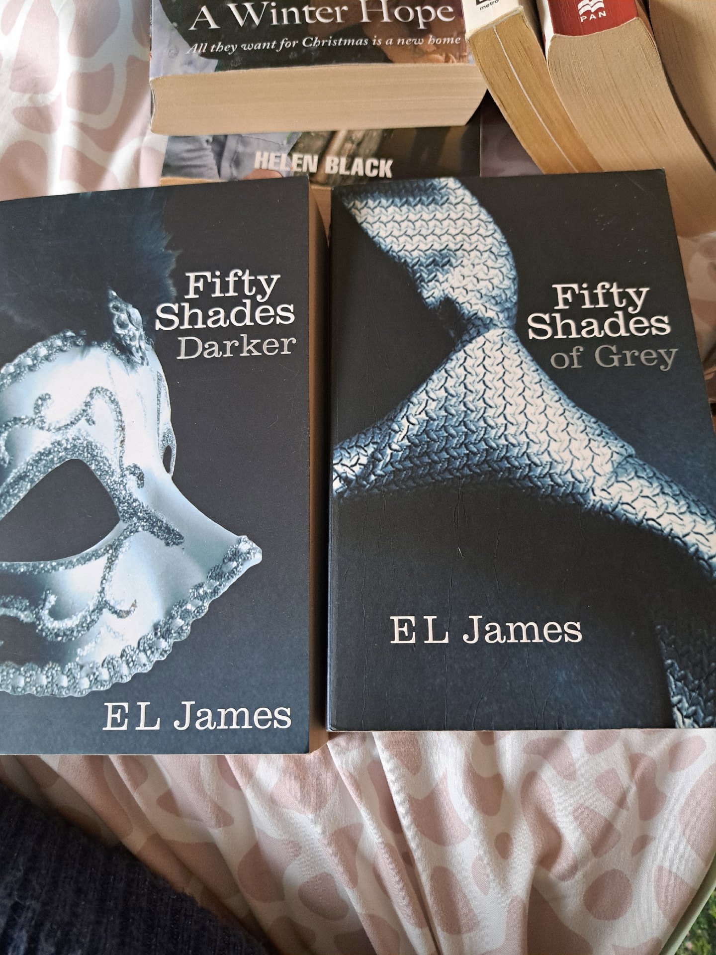 Fifty shades  books paperback  EL James, Unbranded, Paperback, Good condition — preloved on SilentSale®