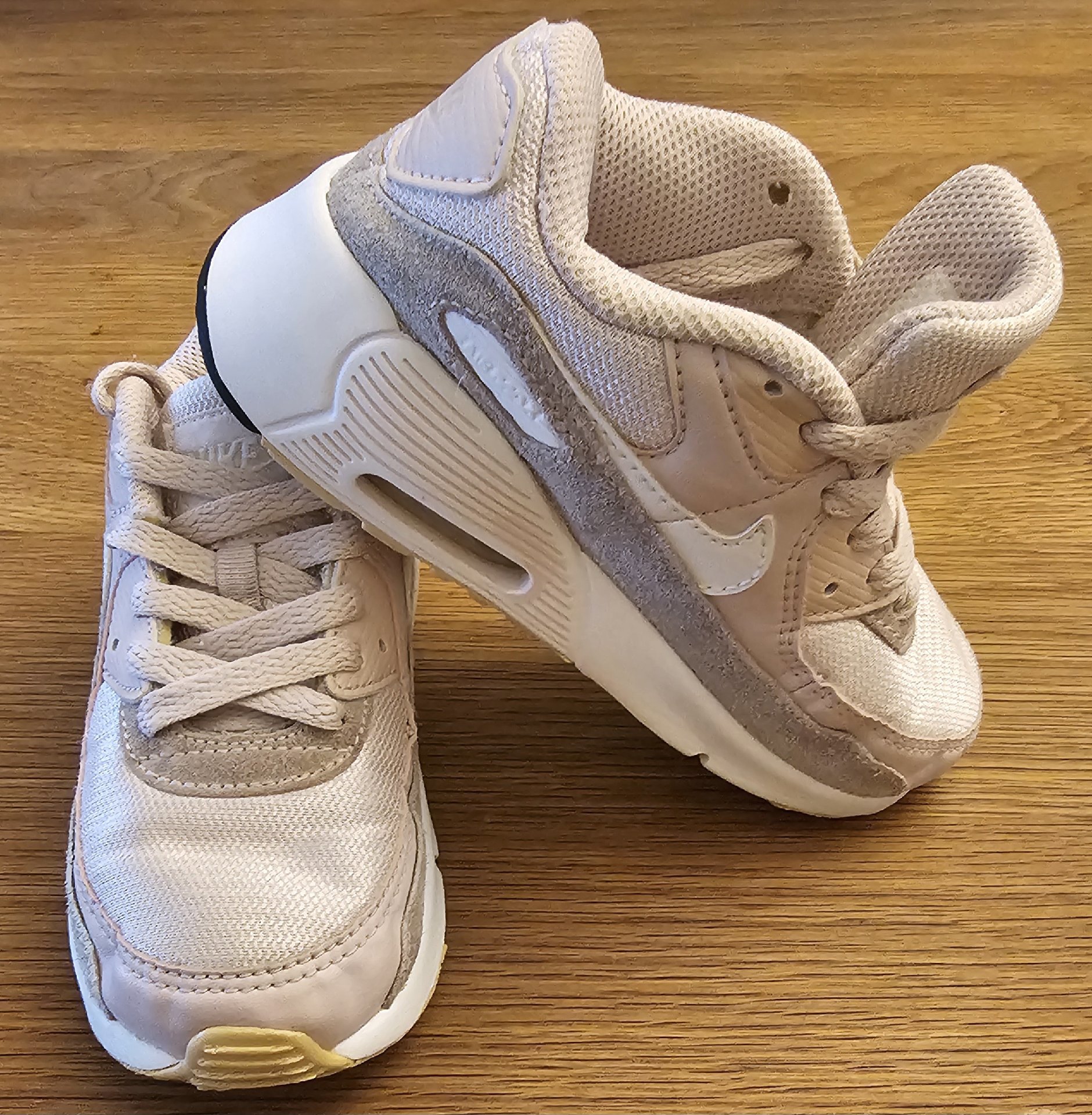 Nike Air Max 90 LTR Barely Pink Junior size 9.5, Nike, 9.5, Excellent condition — preloved on SilentSale®