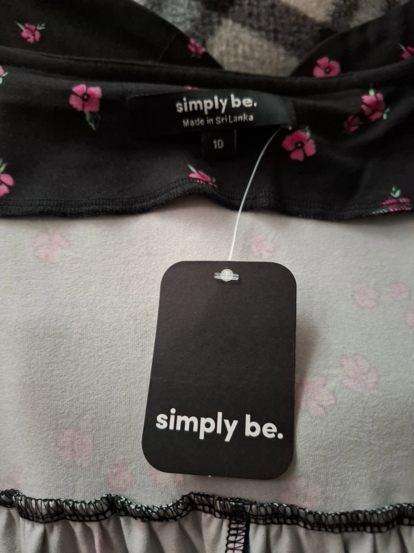 Simply Be Black Floral Puff Sleeve Midi Dress – Size 10, Simply Be, 10, New condition — preloved on SilentSale®