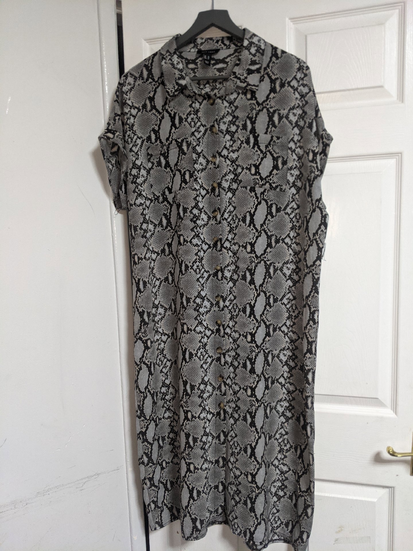 New Look Snake Print Midi Shirt Dress – UK 18, New Look, 18, Excellent condition — preloved on SilentSale®