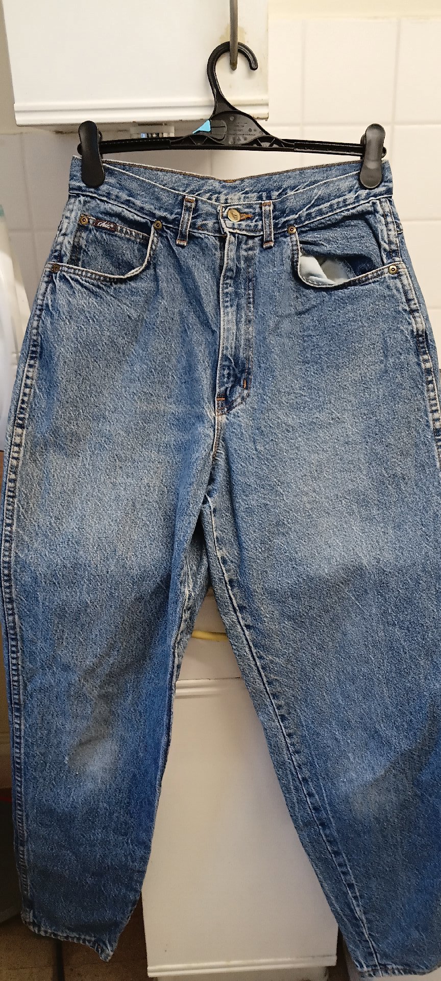 Chic Blue Denim Mom Jeans – Size 14, CHIC, 14, Excellent condition — preloved on SilentSale®
