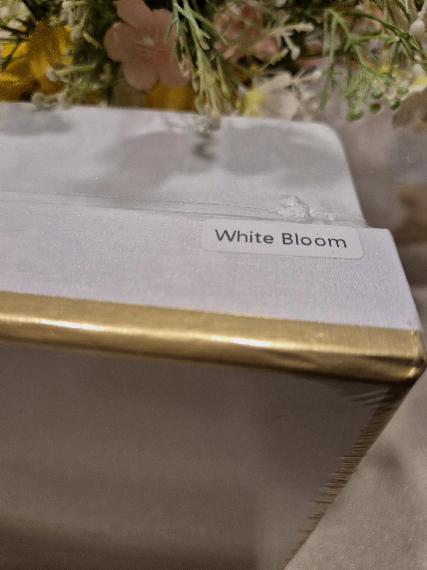 Luxury Home Fragrance Gift Set White Jasmine Scented Candle & Diffuser, Glamour & Cheery, One Size, New condition — preloved on SilentSale®