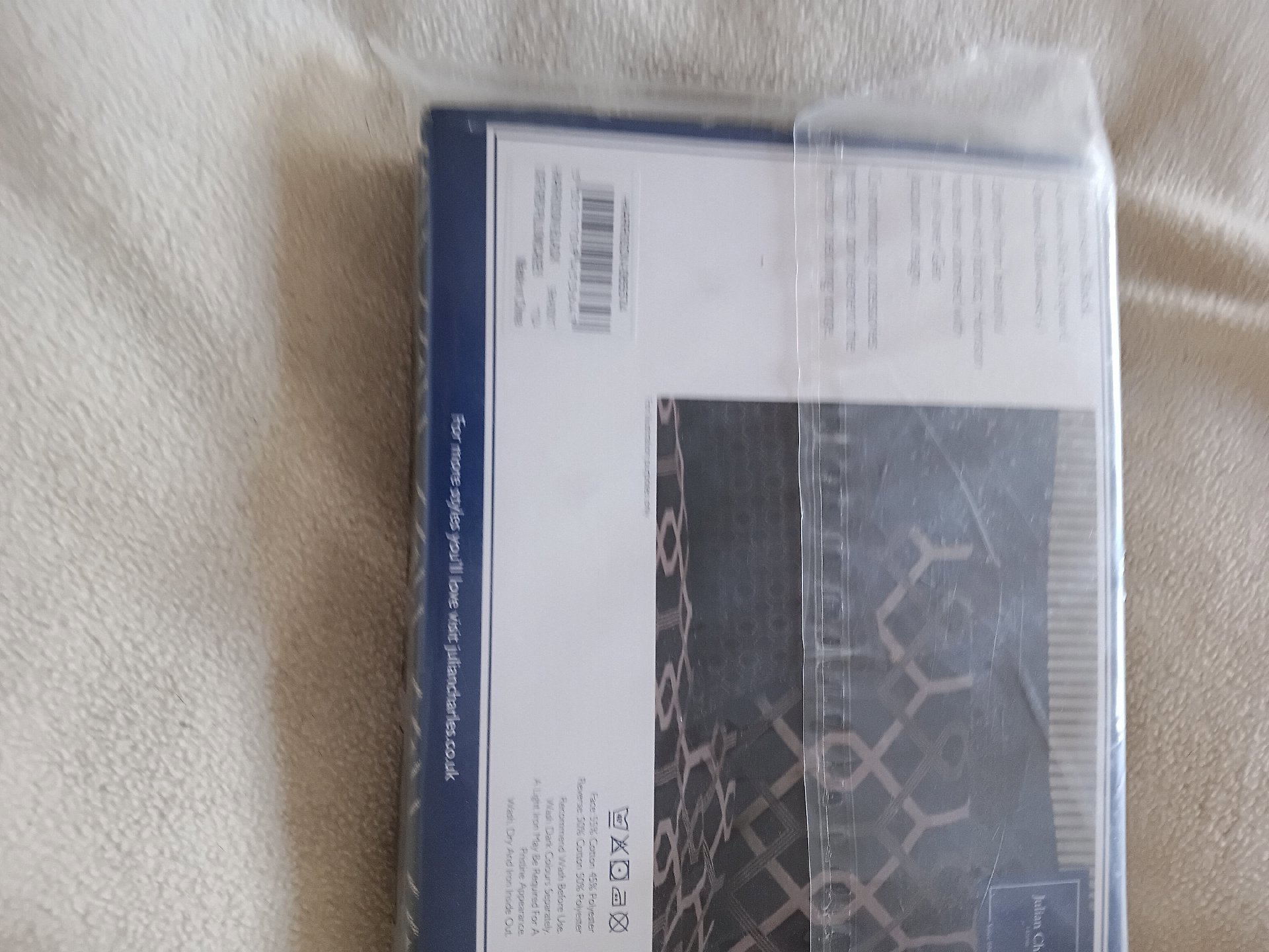 Julian Charles Home Oxford Pillowcase Pair Luxury Jacquard, Julian Charles Home, Medium, New condition — preloved on SilentSale®
