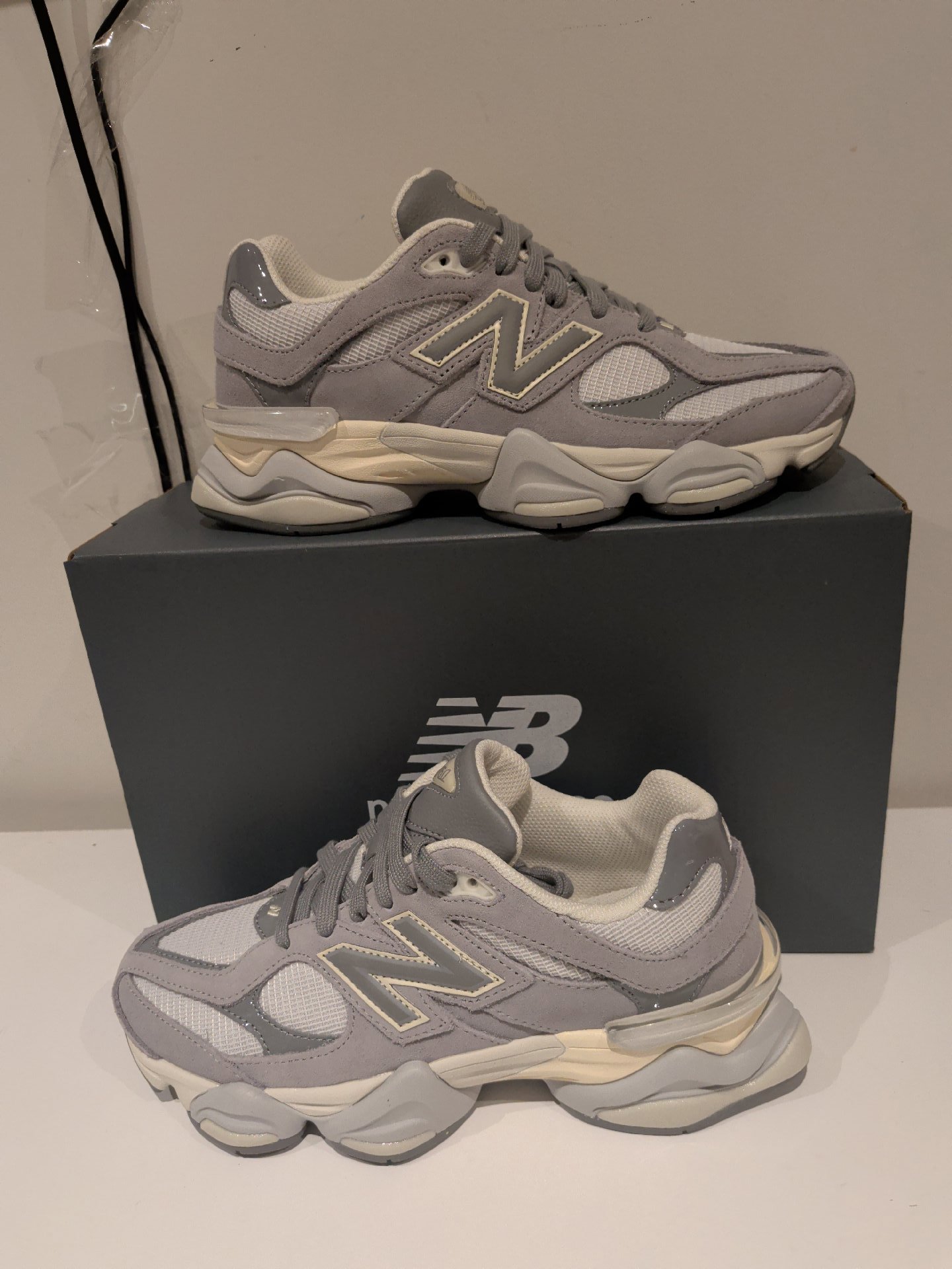 New Balance Grey Chunky Trainers – UK 5.5, New Balance, 5.5, New condition — preloved on SilentSale®