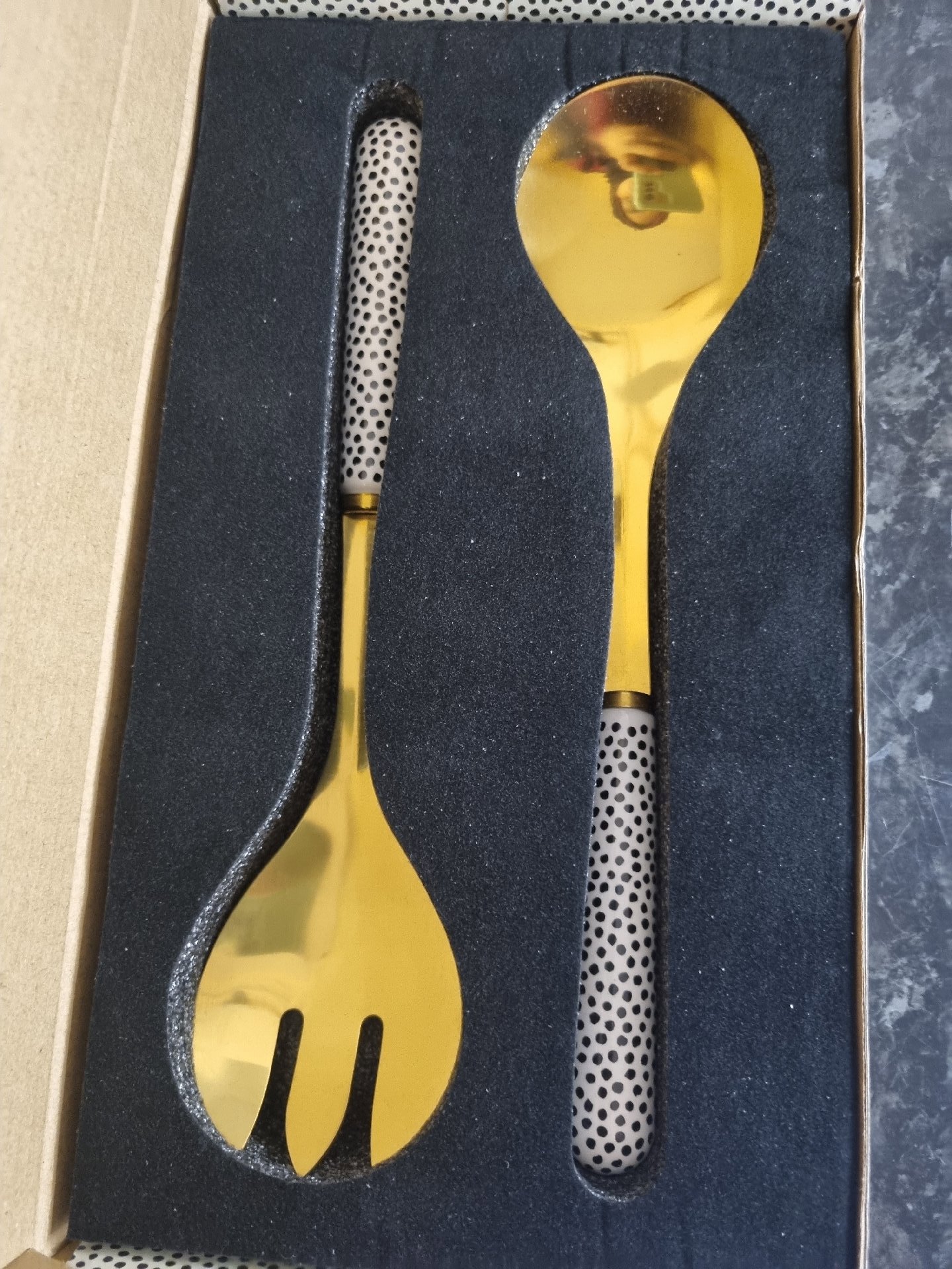 Gold Tone Salad Servers with Speckled White Handles, Unbranded, One Size, New condition — preloved on SilentSale®