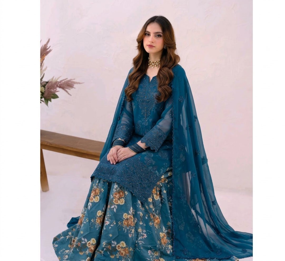 Blue Embroidered Pakistani Style 3-Piece Suit with Floral Print, pakistan, 8, New condition — preloved on SilentSale®