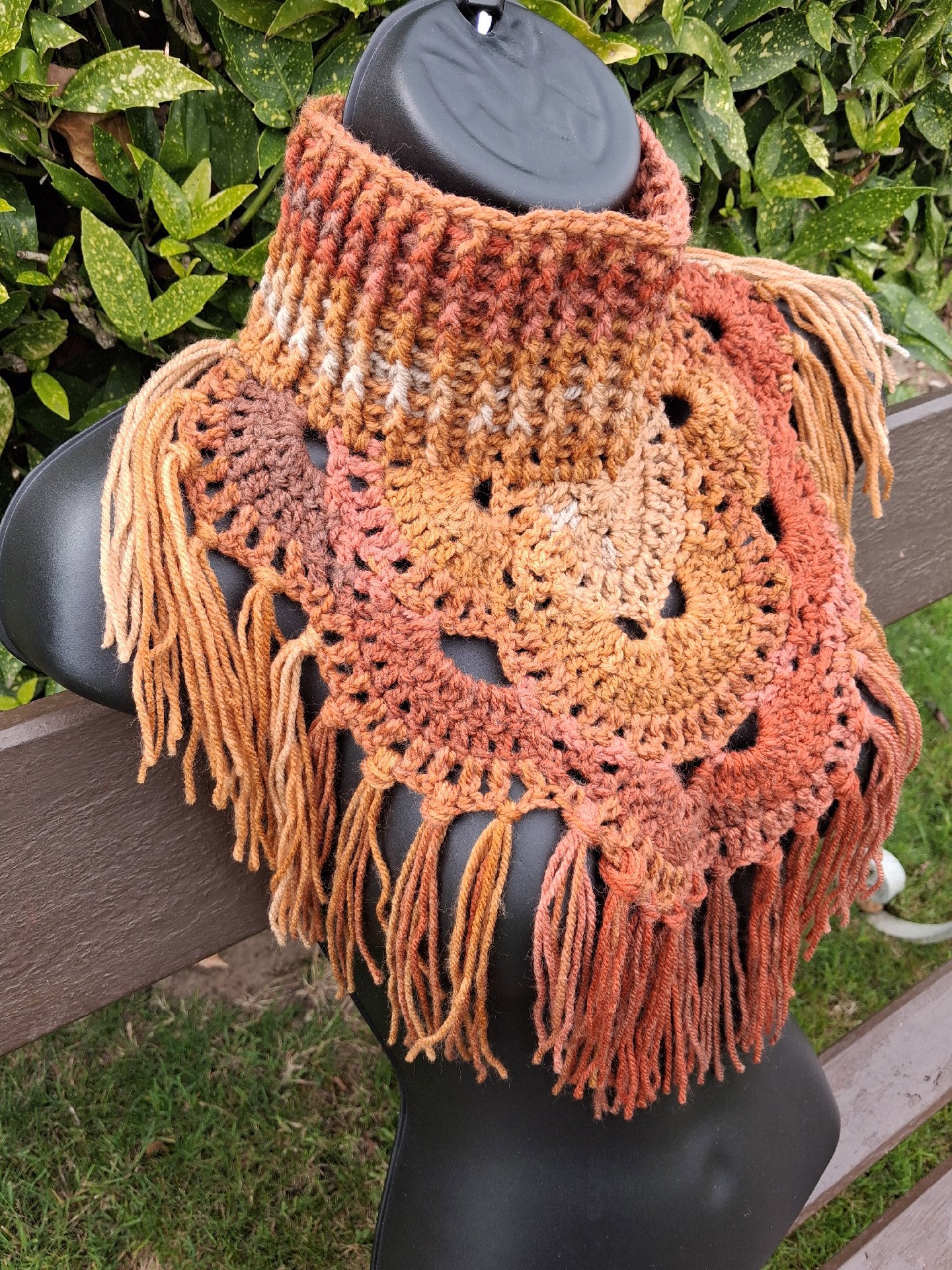 Hand crocheted neck warmer , Handmade, One Size, New condition — preloved on SilentSale®