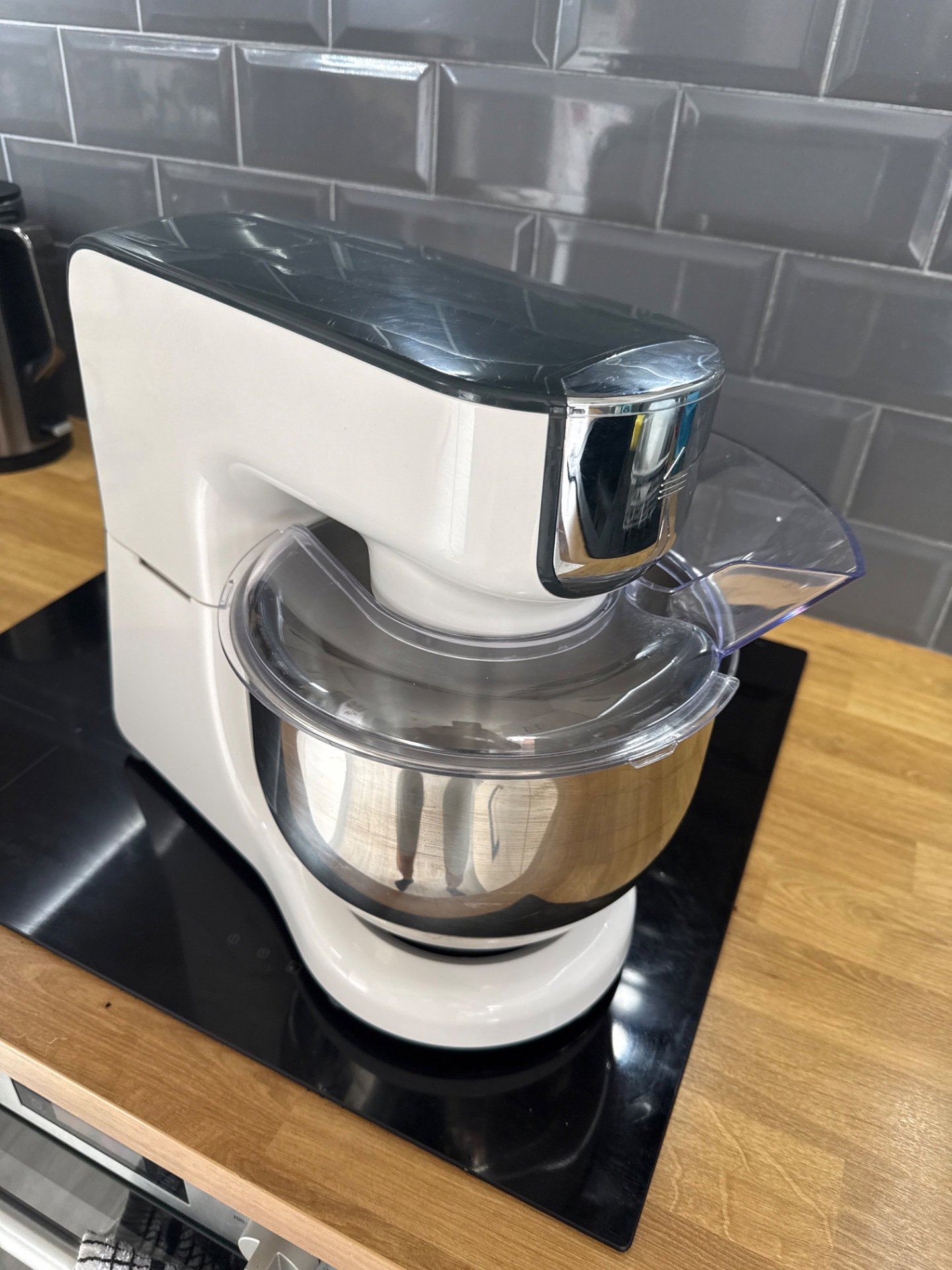 Kenwood Stand Mixer with Attachments, Russell Hobbs, Medium, Excellent condition — preloved on SilentSale®