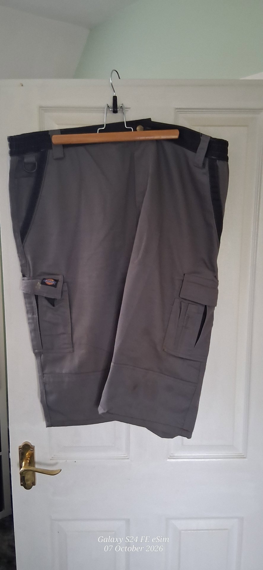 Dickies Grey Work Cargo Shorts – UK 44R, Dickies, UK 44R, Good condition — preloved on SilentSale®