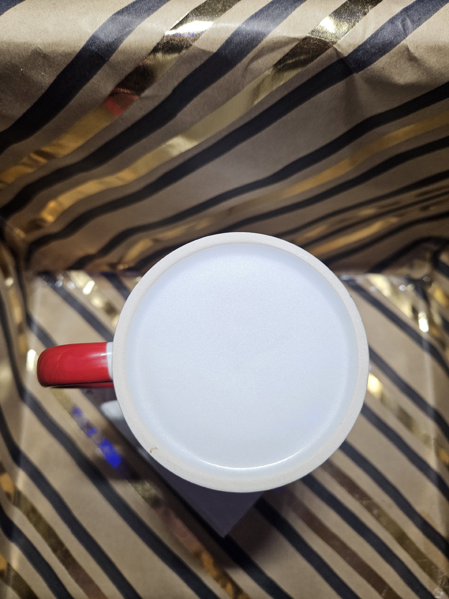 Novelty Ceramic Mug with Red Interior and Handle, Unbranded, One Size, New condition — preloved on SilentSale®