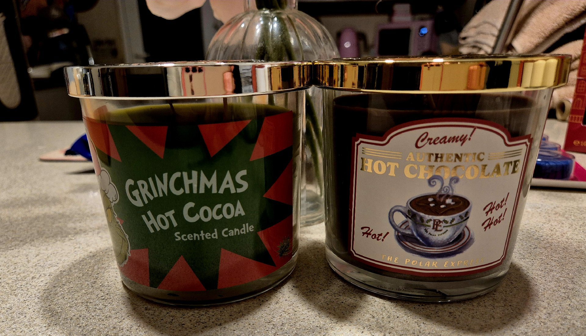 Grinchmas Hot Cocoa & Authentic Hot Chocolate Scented Candles Set, christmas candles, Large, New condition — preloved on SilentSale®