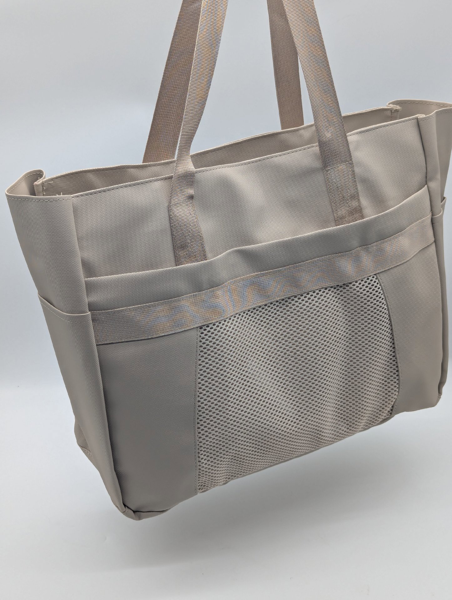 iFaraday Beige Duffel Bag Professional, iFaraday, Large, New condition — preloved on SilentSale®