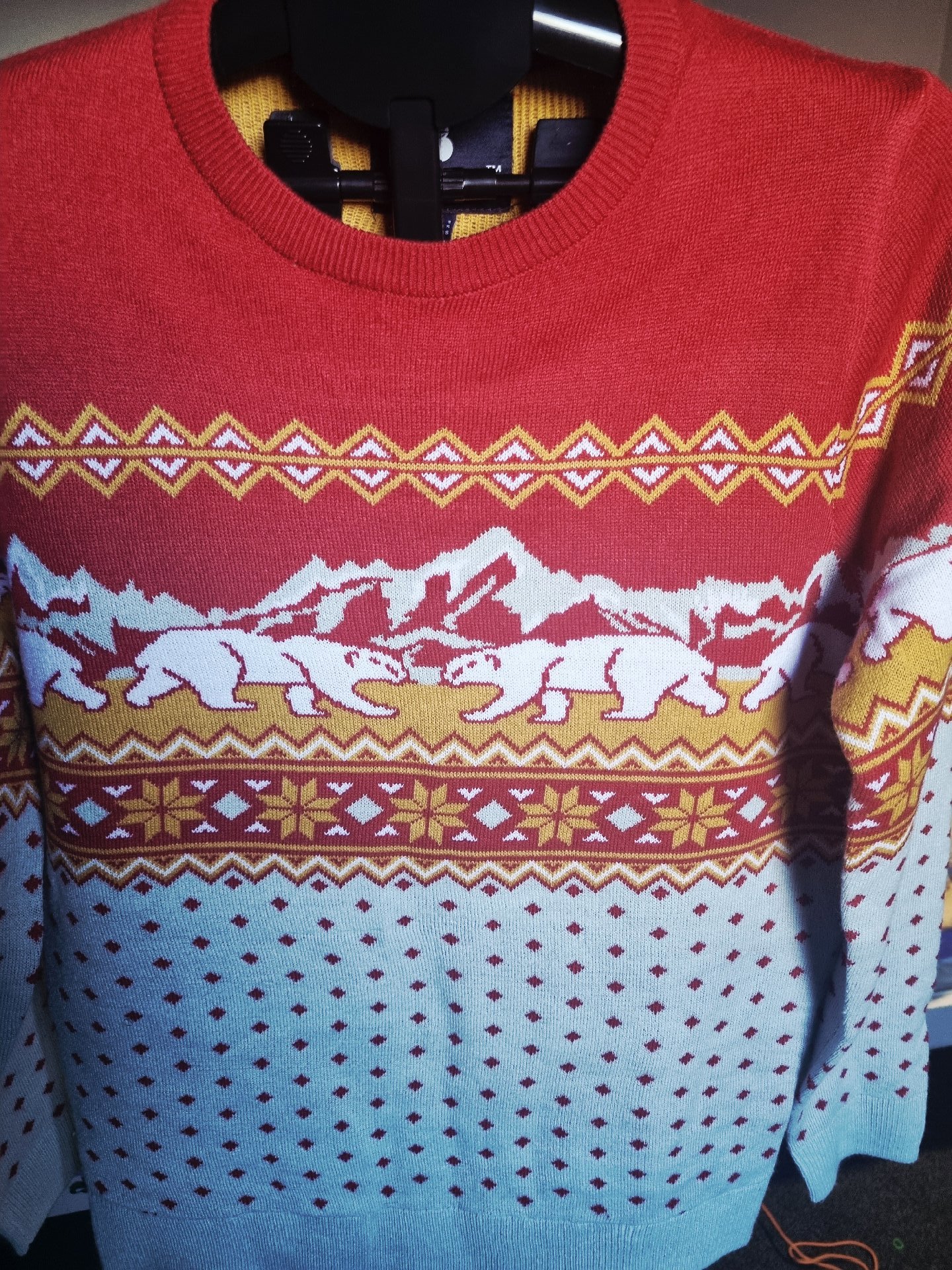 Paramour Red Patterned V-Neck Jumper – Size M, Paramour, M, Excellent condition — preloved on SilentSale®