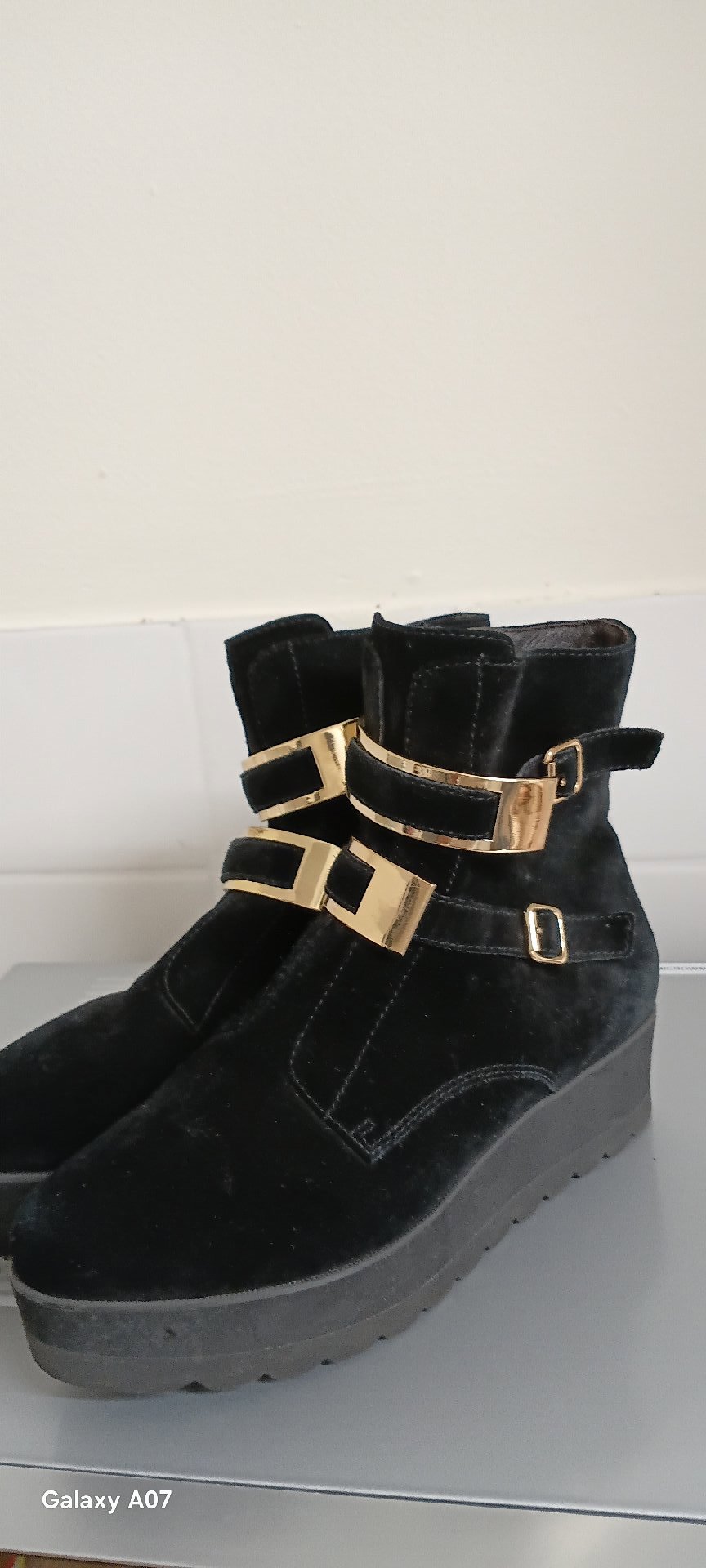 Black Velvet Ankle Boots with Gold Buckle Detail, CafèNoir, 5, Good condition — preloved on SilentSale®