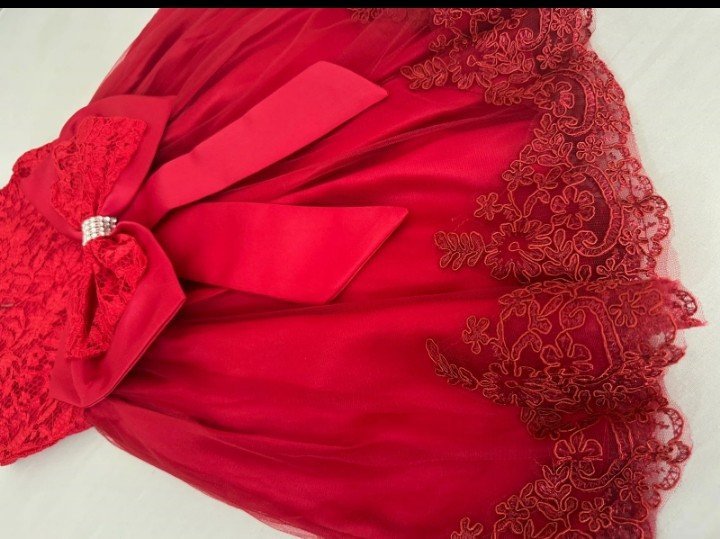 Beautiful Christmas and party dress for 5 years old , boutique, 5 years, New condition — preloved on SilentSale®