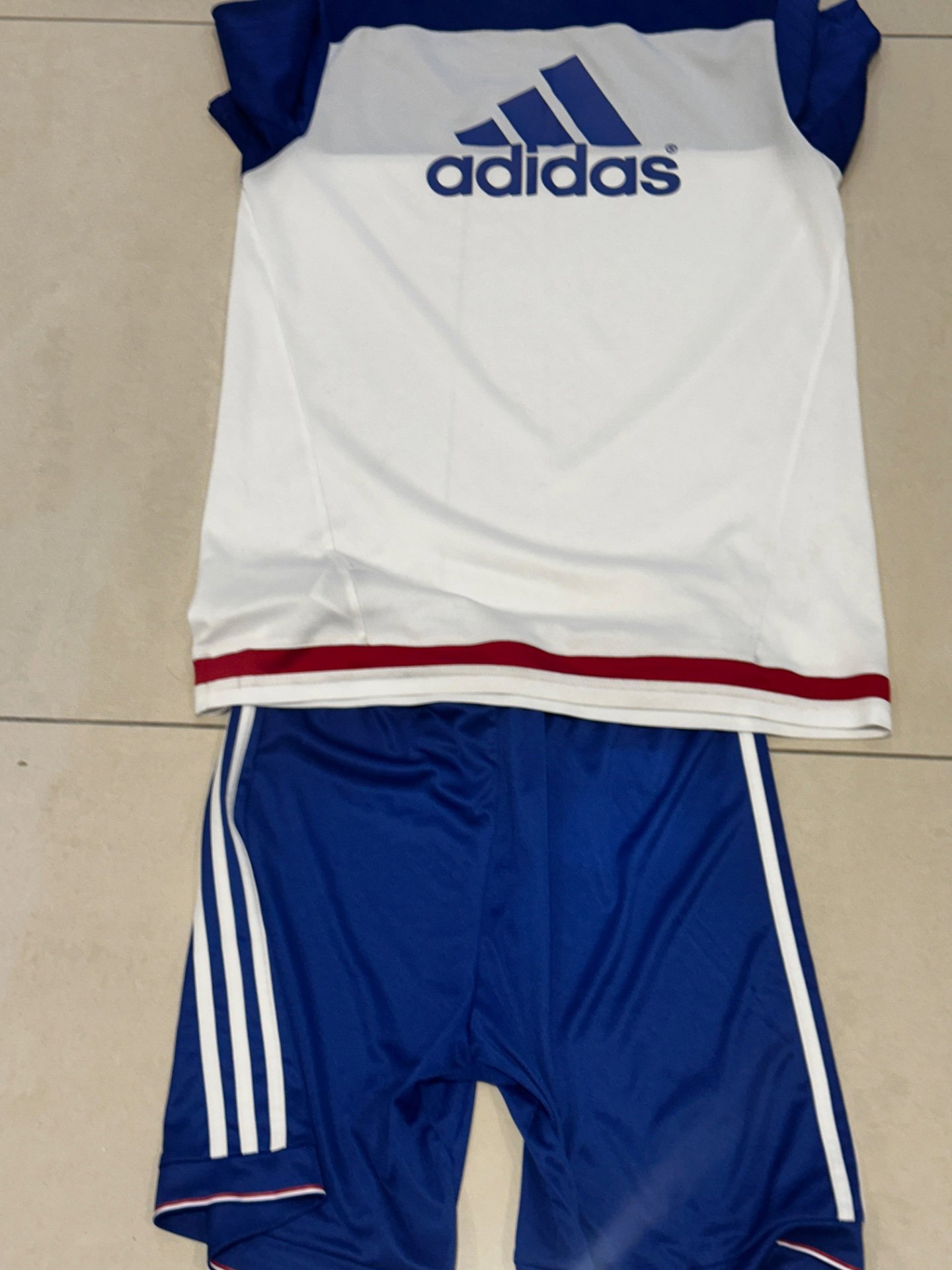 Chelsea training kit Youth, Adidas, 13-14 years, Fair condition — preloved on SilentSale®