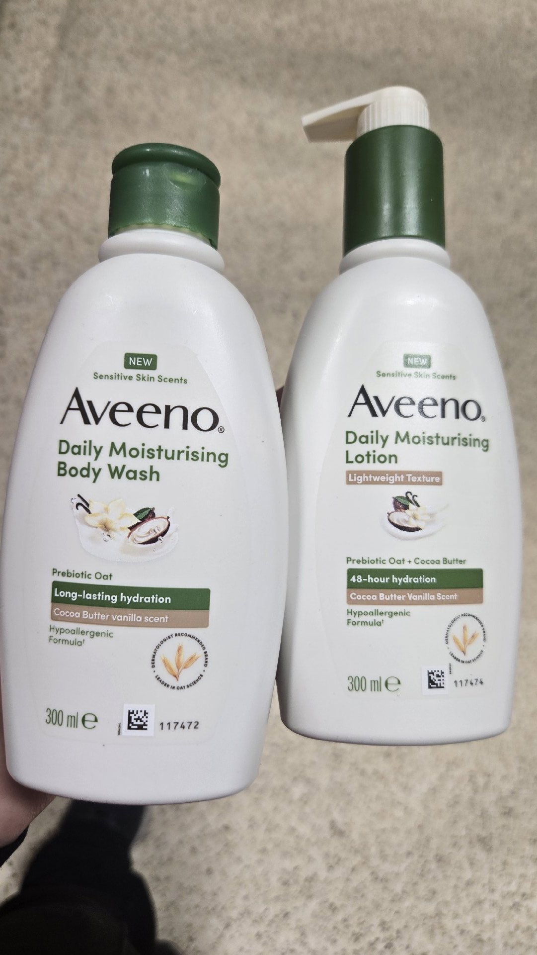 Aveeno Daily Moisturising Body Wash 300ml, Aveeno, 300 ml, New condition — preloved on SilentSale®