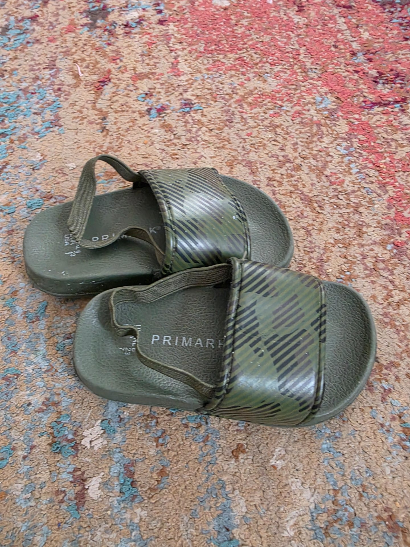 Primark Green Patterned Toddler Sandals – UK 6 / EU 23, Primark, 6, Good condition — preloved on SilentSale®