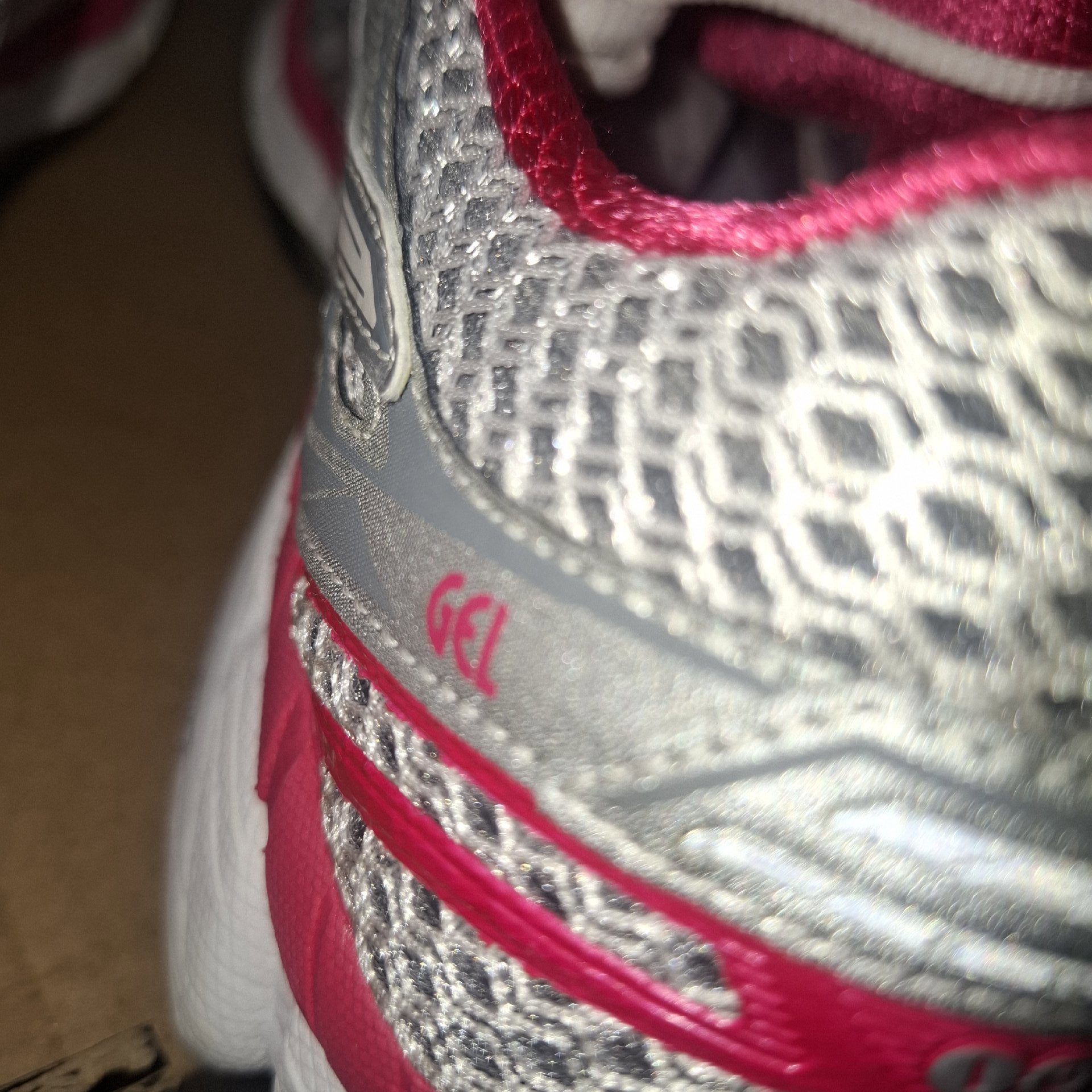 Asics Gel Running Trainers White and Pink UK 8.5, ASICS, 6.5, Good condition — preloved on SilentSale®