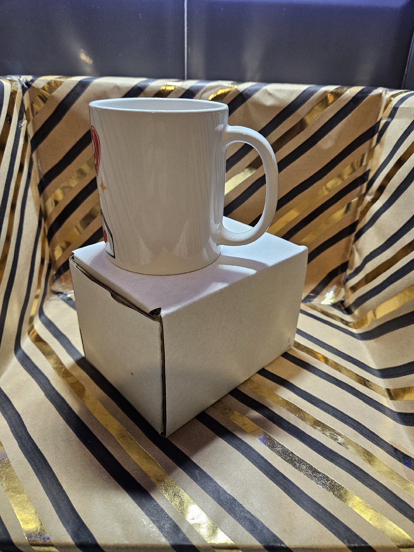 Love Lives Here White Ceramic Mug, Unbranded, One Size, New condition — preloved on SilentSale®