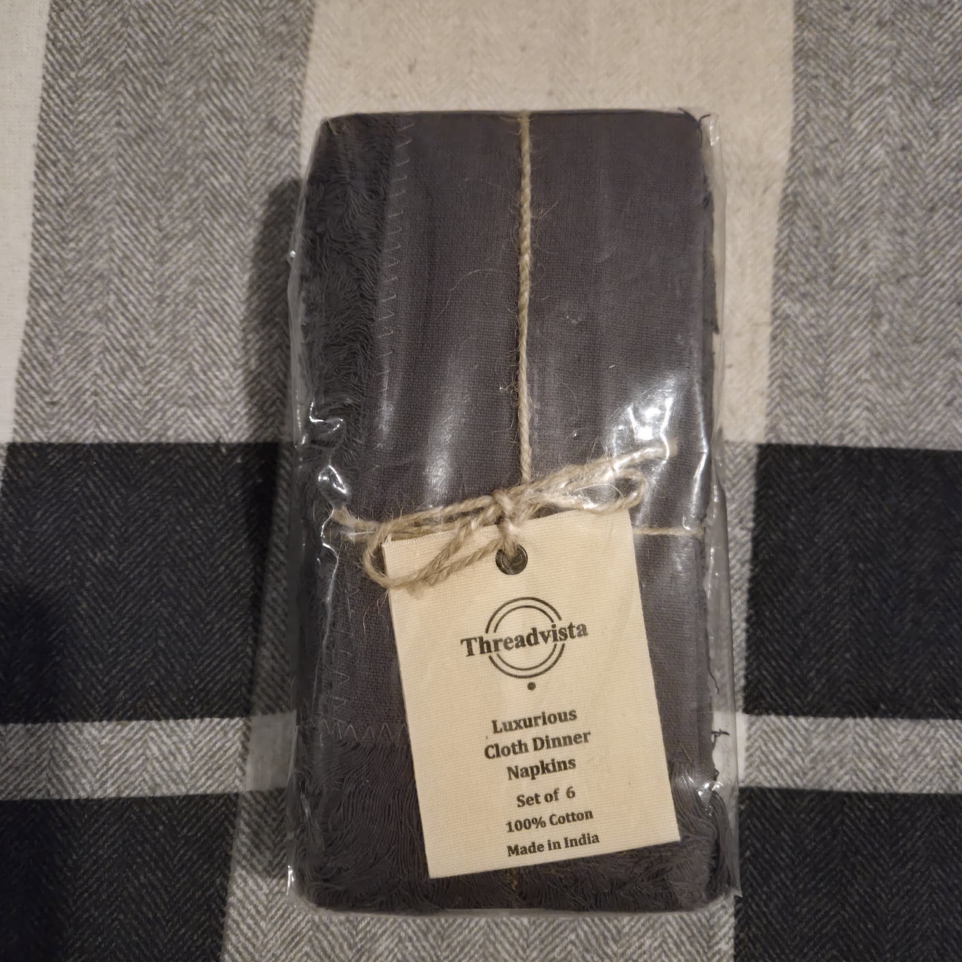 Threadvista Luxurious Cloth Dinner Napkins Set of 6, Threadvista, Medium, New condition — preloved on SilentSale®