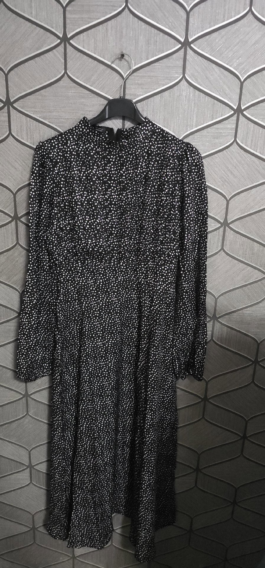 Black Polka Dot Long Sleeve Midi Dress, Aveloria, XS, New condition — preloved on SilentSale®