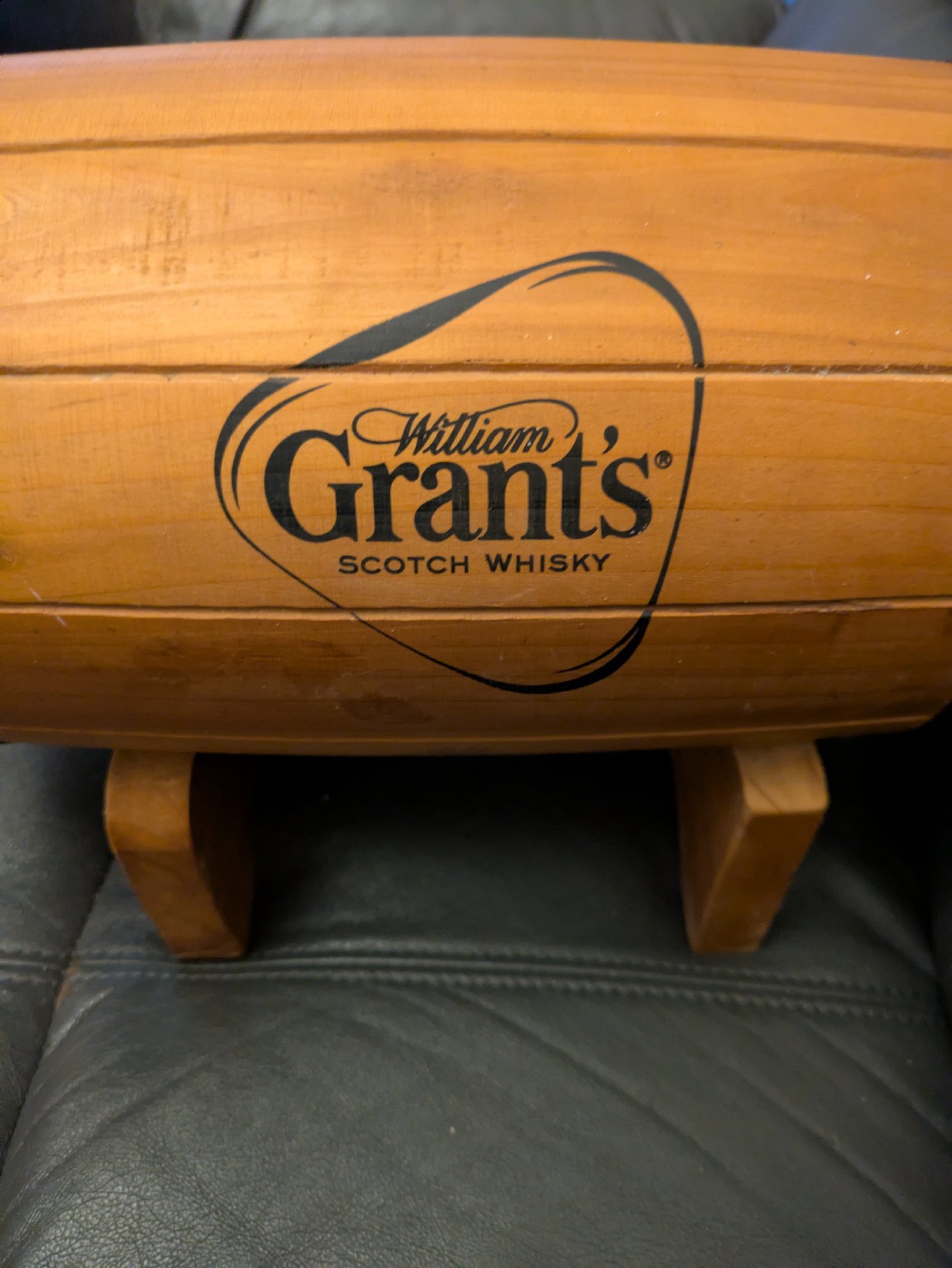William Grant's Wooden Whisky Barrel Dispenser, William Grant's, Medium, Excellent condition — preloved on SilentSale®