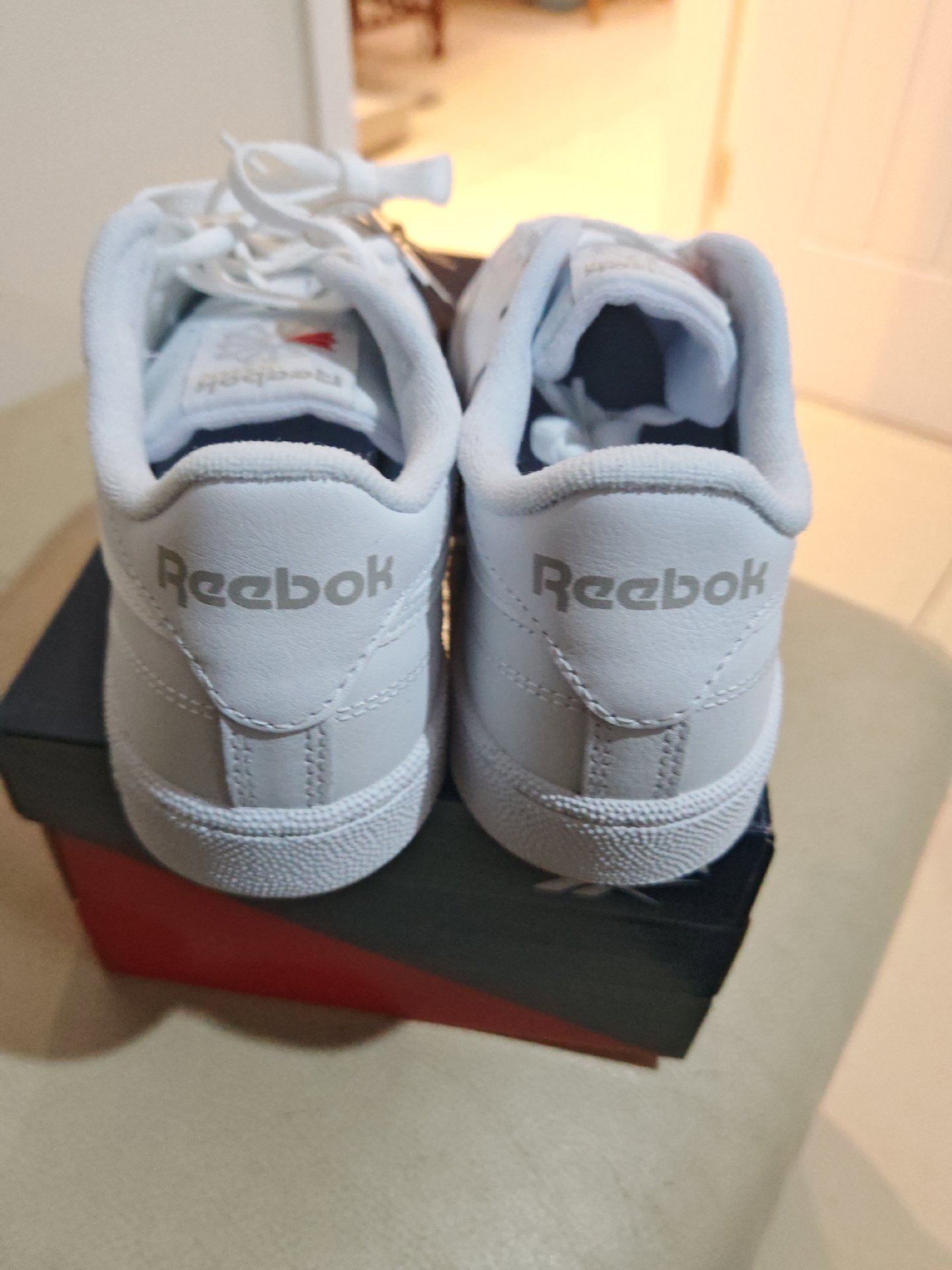 Reebok Classic White Trainers – UK 5 1/2, Reebok, 5.5, New condition — preloved on SilentSale®