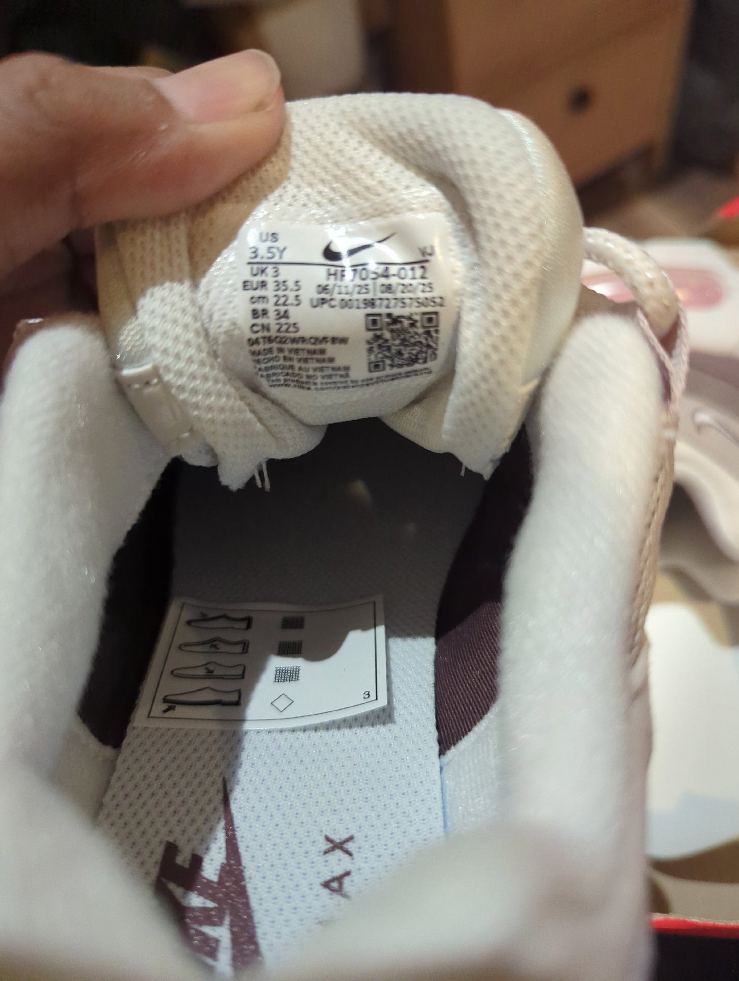 Nike Air Max 95 Trainers Pink and White, Nike, 3, New condition — preloved on SilentSale®