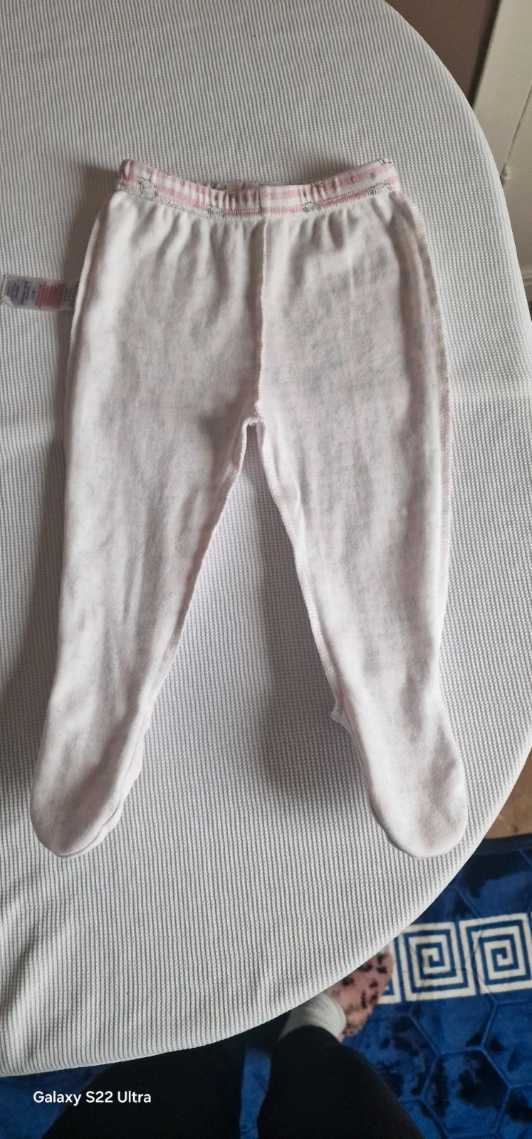 Girls trousers with feet, Primark, 6-9 months / 68 cm, Excellent condition — preloved on SilentSale®