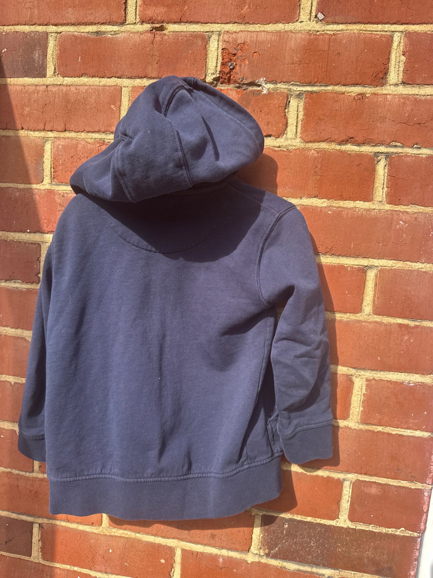 Lyle & Scott Junior Navy Sweatshirt – 5/6 Years, Lyle & Scott, 6 years, Excellent condition — preloved on SilentSale®