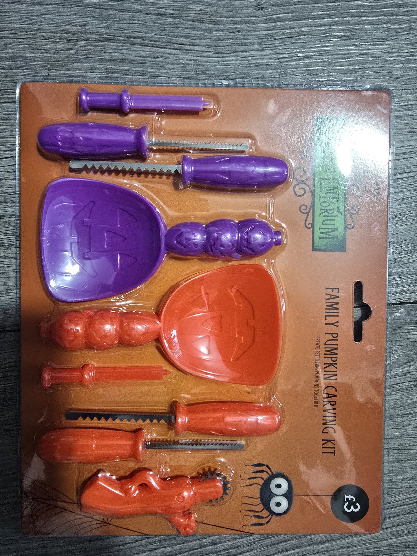 Family Pumpkin Carving Kit with Tools, The Emporium, Small, New condition — preloved on SilentSale®