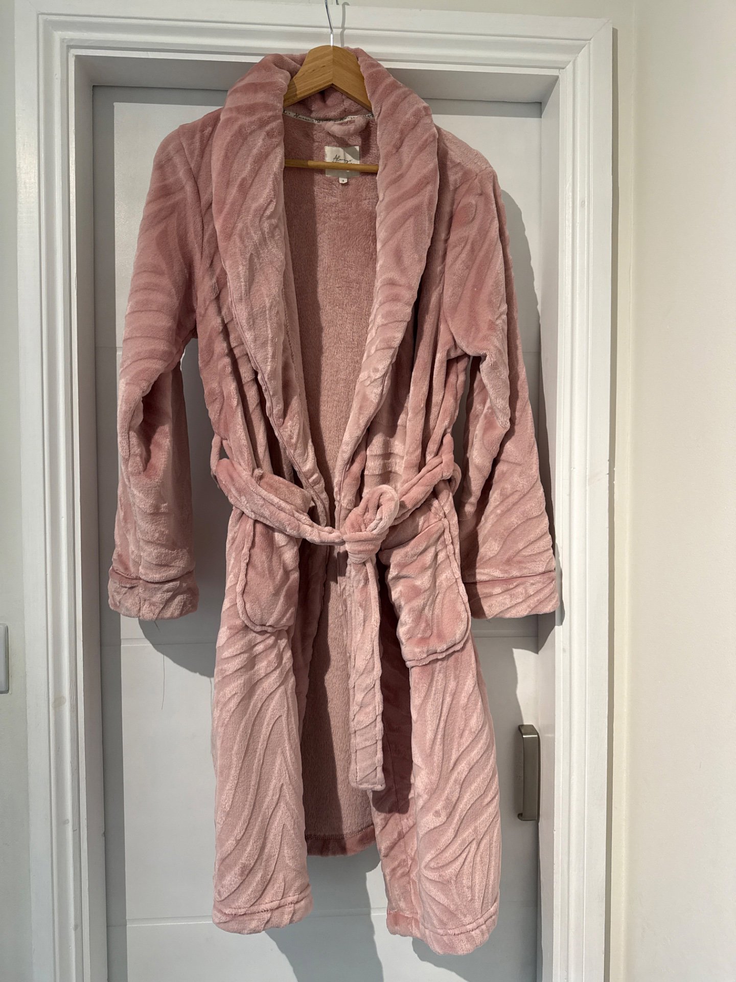 Always Dreaming Pink Plush Dressing Gown Robe – Size S, Always Dreaming, S, Excellent condition — preloved on SilentSale®