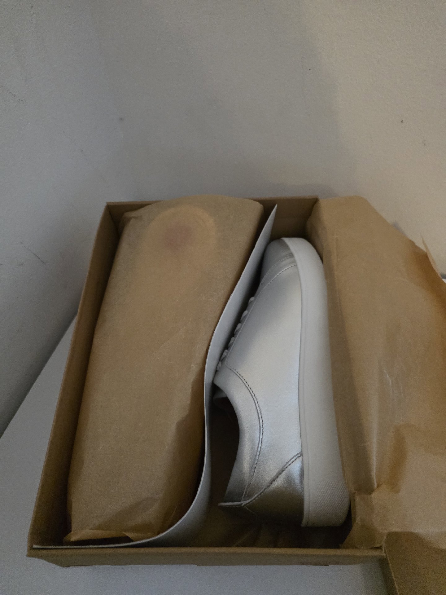 FitFlop Silver Leather Lace-Up Trainers, FitFlop, 7, New condition — preloved on SilentSale®