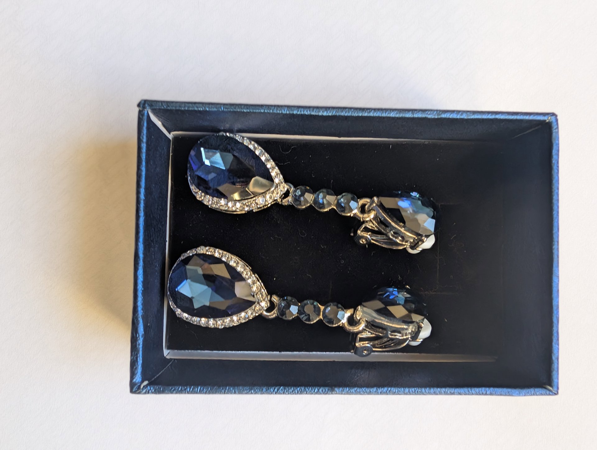 Brilove love wedding bridal clip-on earrings – blue crystal teardrop figure, Unbranded, One Size, Excellent condition — preloved on SilentSale®