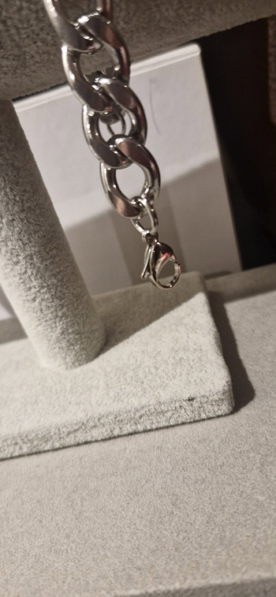 Silver Chunky Chain Bracelet with Lobster Clasp 21cm, Unbranded, One Size, New condition — preloved on SilentSale®